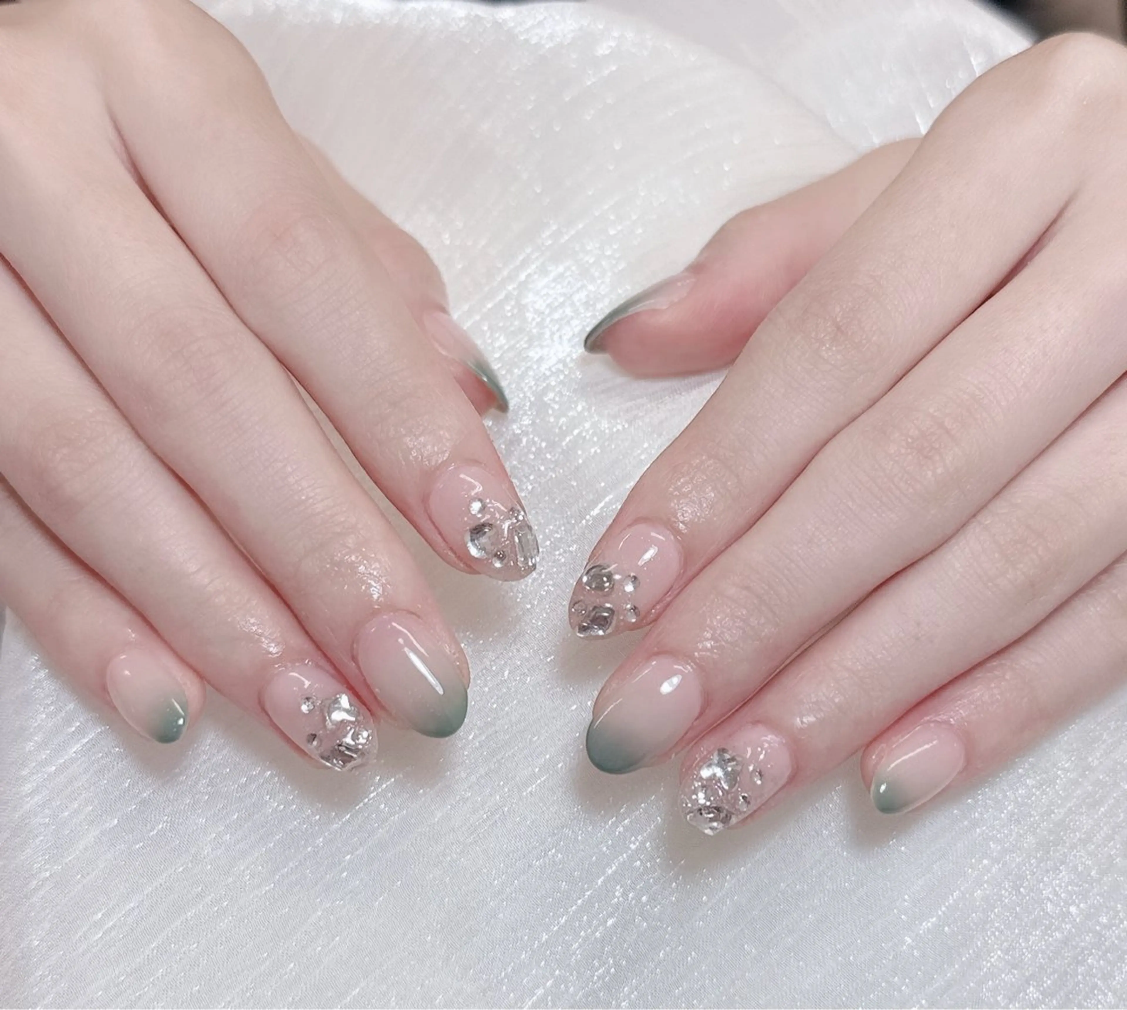 ネイル チークネイル フレンチネイル グラデーション キラキラネイル 韓国ネイル ハンドネイル 陳 rinaのネイルデザイン