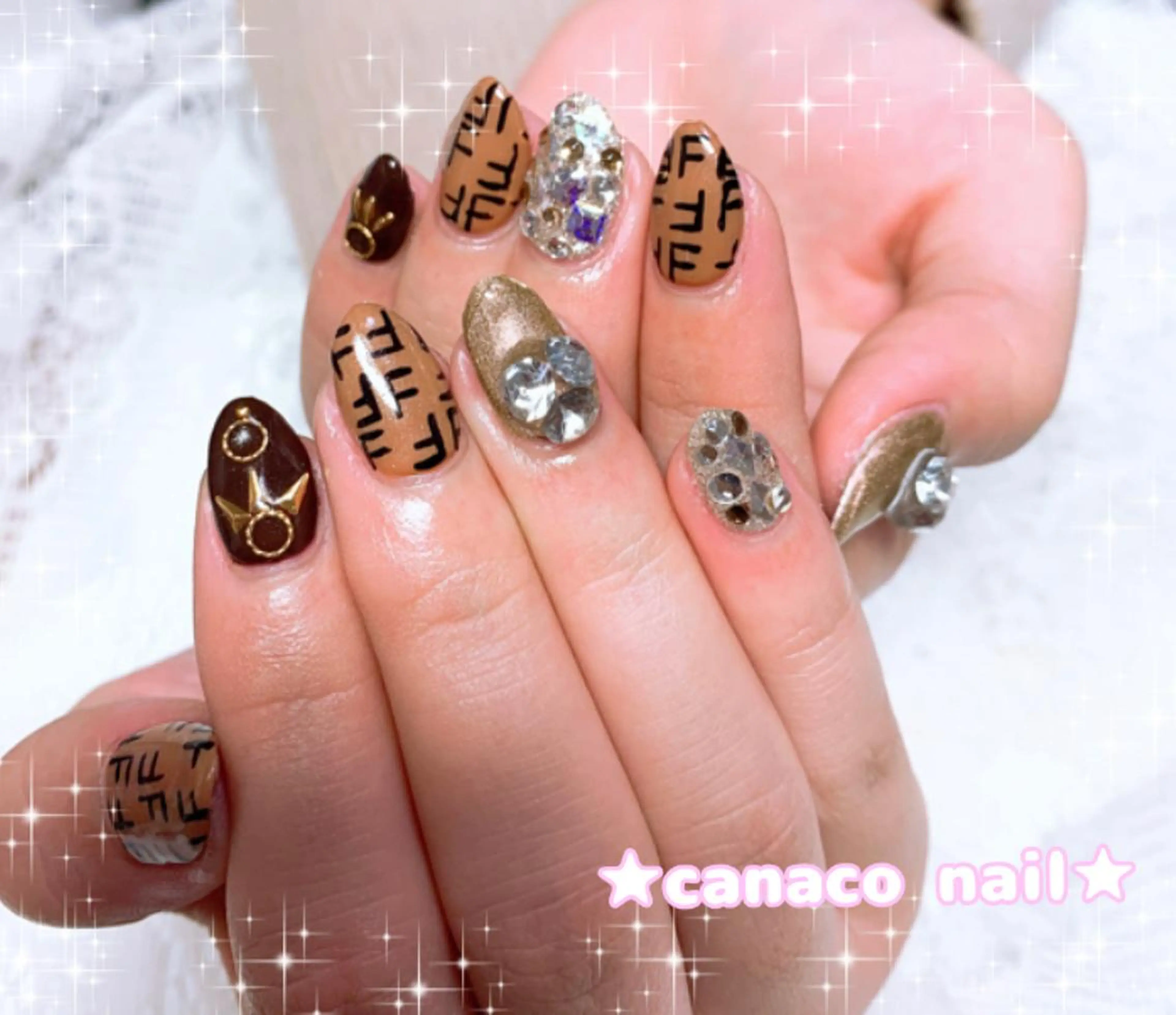 ネイル ストーンネイル Felice所属・ベテランネイル cnc  nailのネイルデザイン