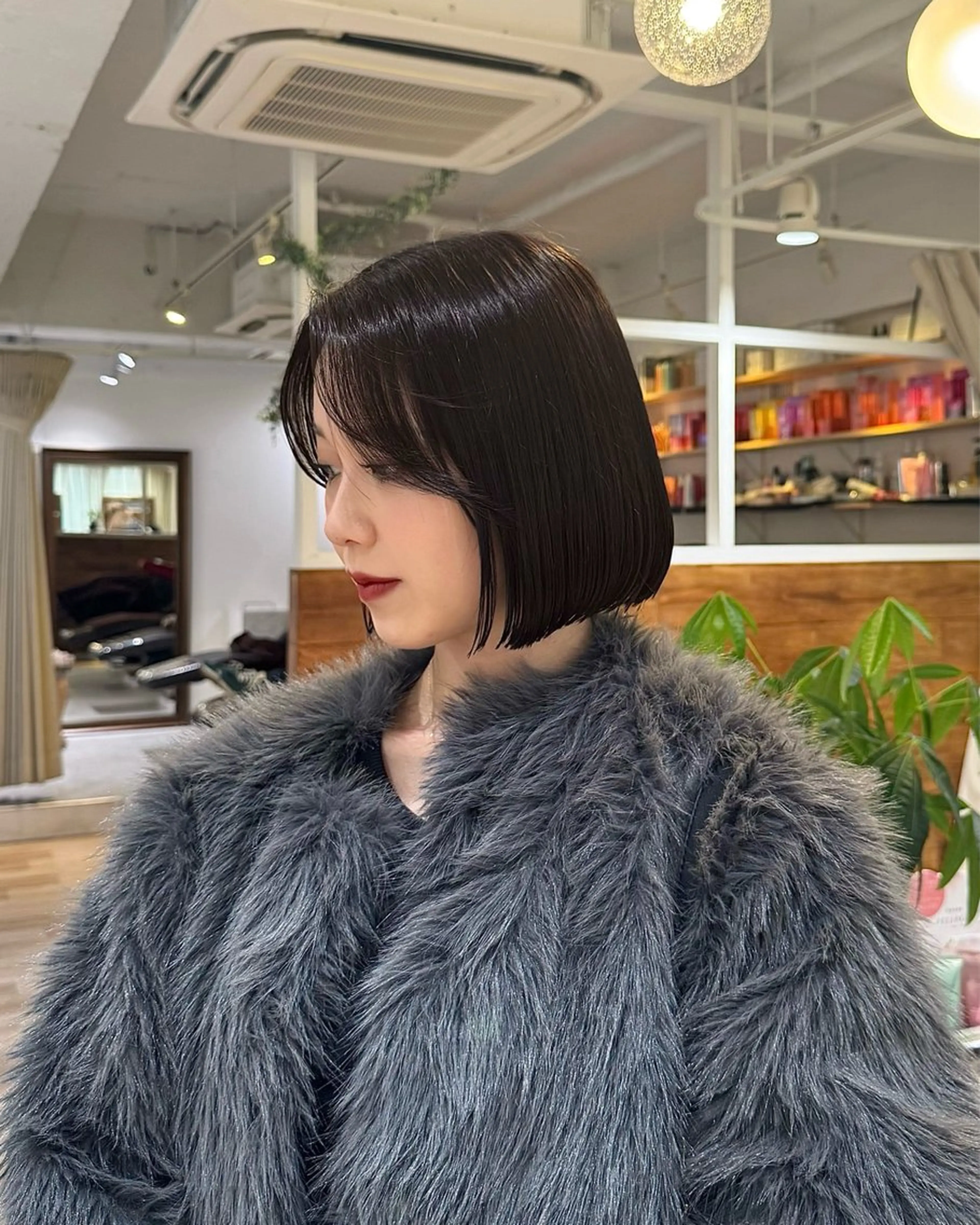 ミディアム カラー 切りっぱなしボブ ボブレイヤー ボブ レイヤーカット 𝙎𝙚𝙞𝙧𝙖 ☆カット/パーマのヘアスタイル