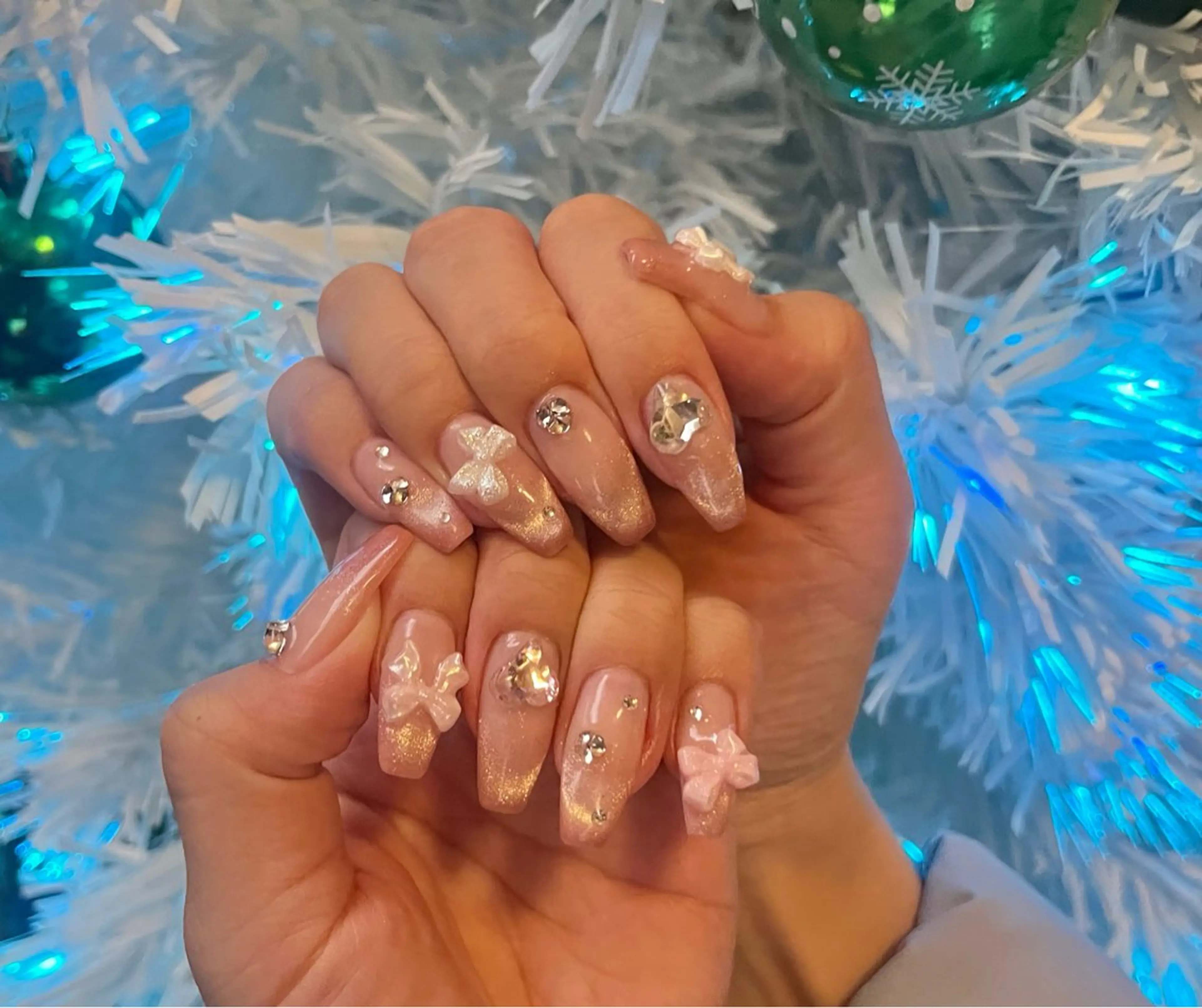 ネイル PLUTON sara🩶のマツエク・マツパデザイン