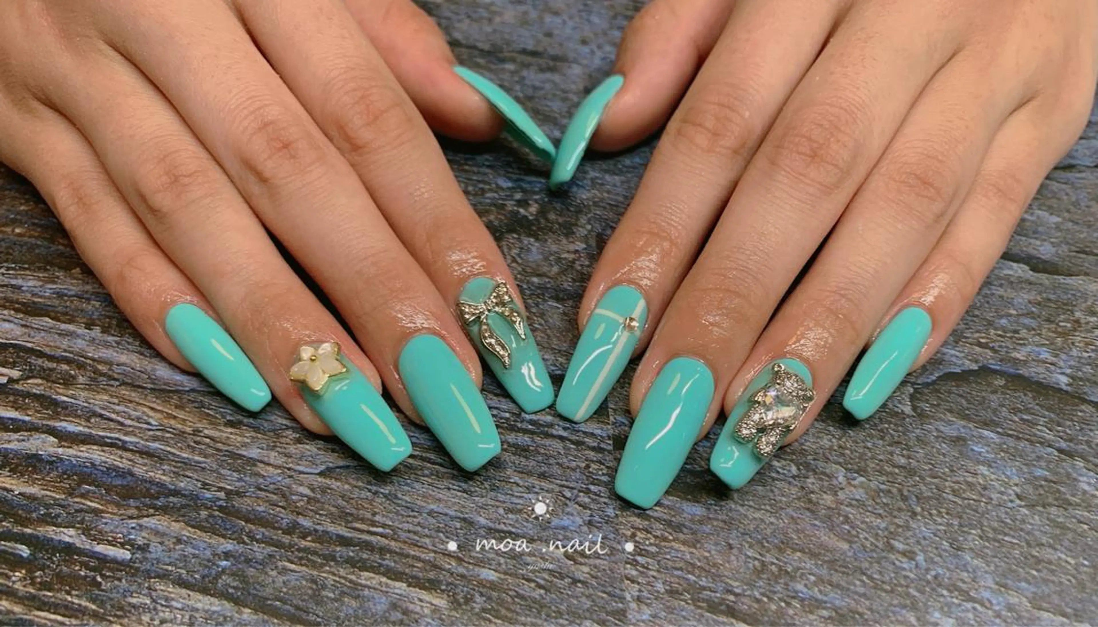 ネイル MOA NAIL所属・MoaNail🫶 Yoshiのネイルデザイン