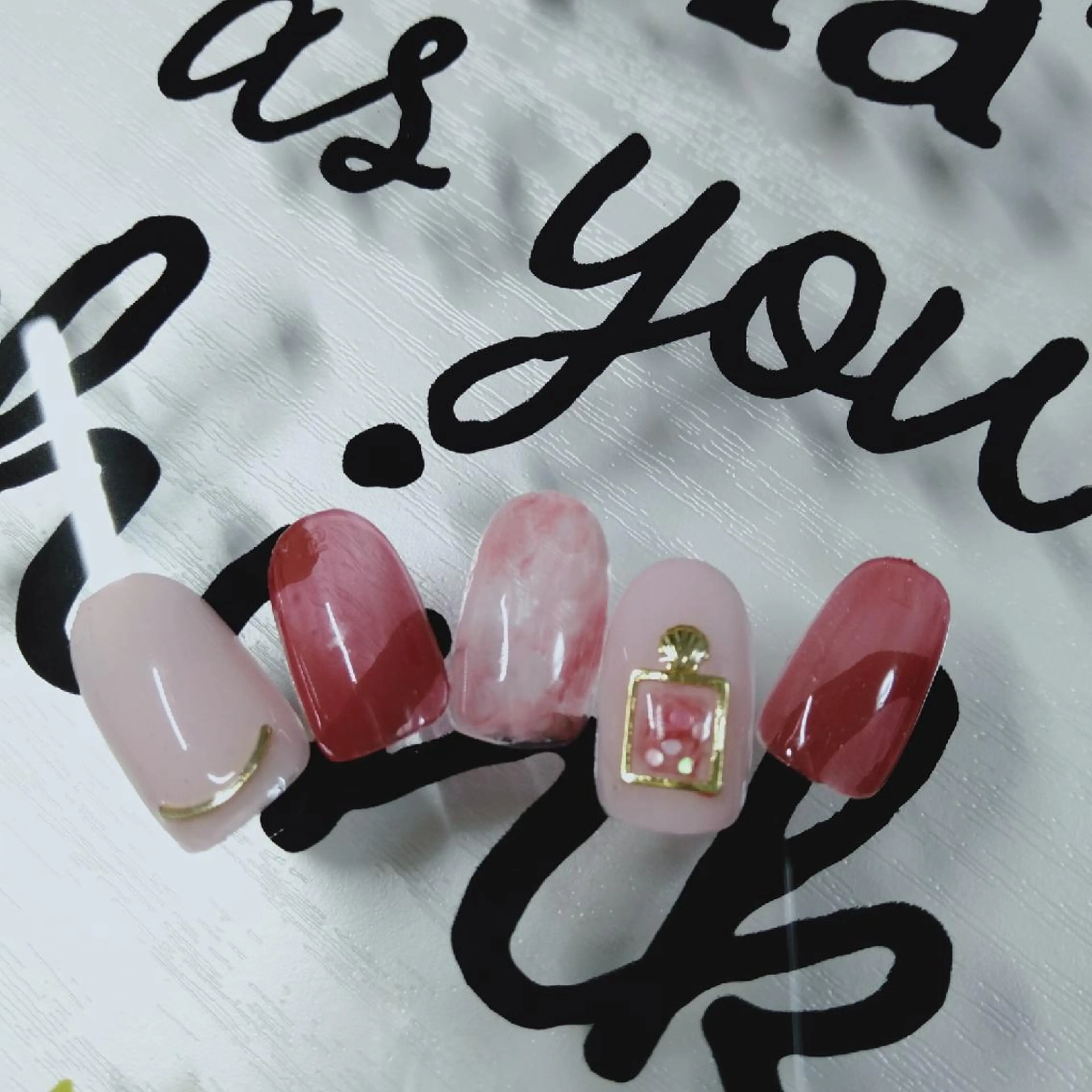 ネイル 爪工房ぱるっこ所属・川岡 香を里のネイルデザイン