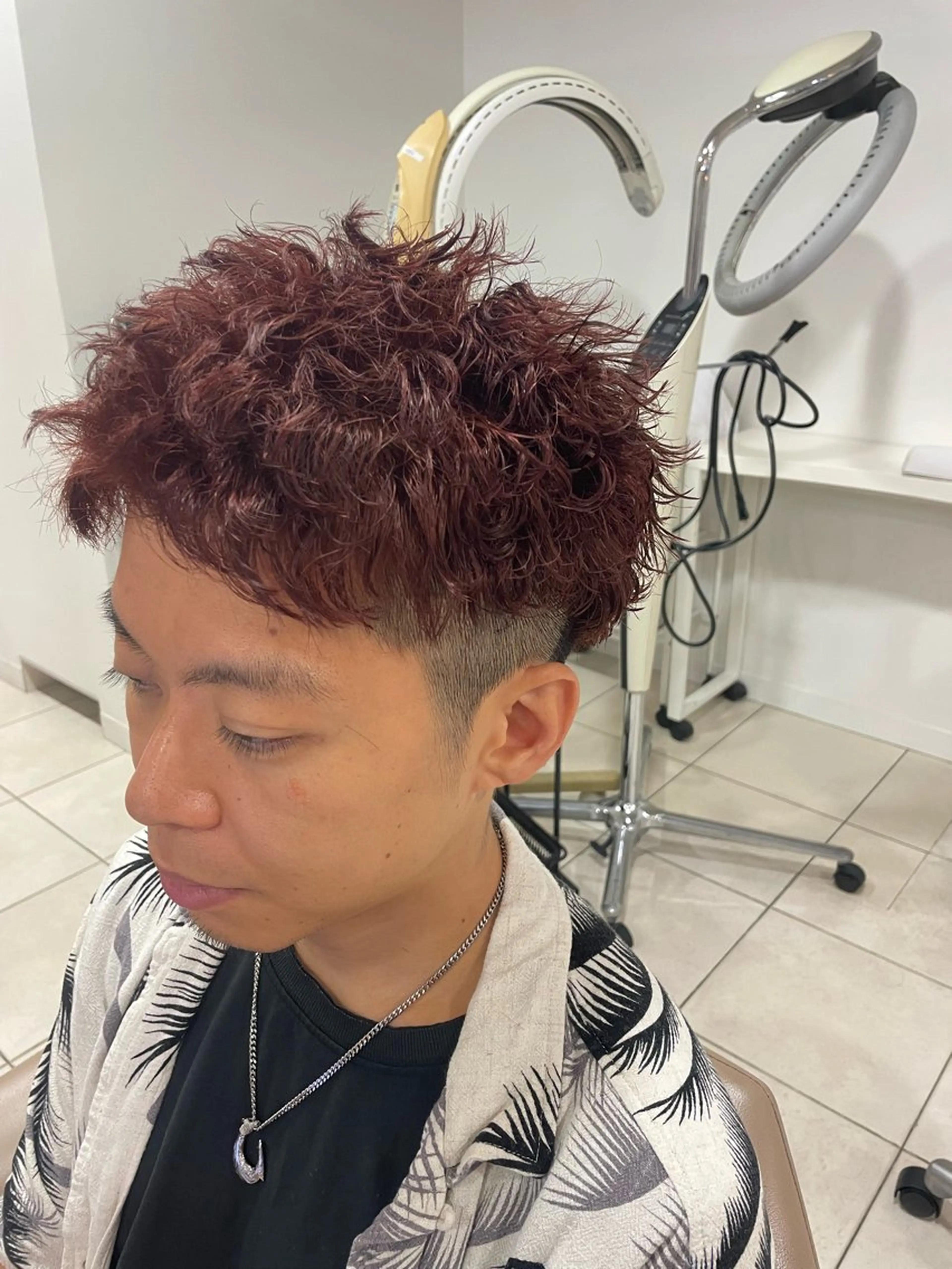 ショート カラー パーマ メンズ アップバング メンズパーマ メンズツイストパーマ ツイストパーマ カット パーマ 大澤　裕貴 【メンズカット】のヘアスタイル