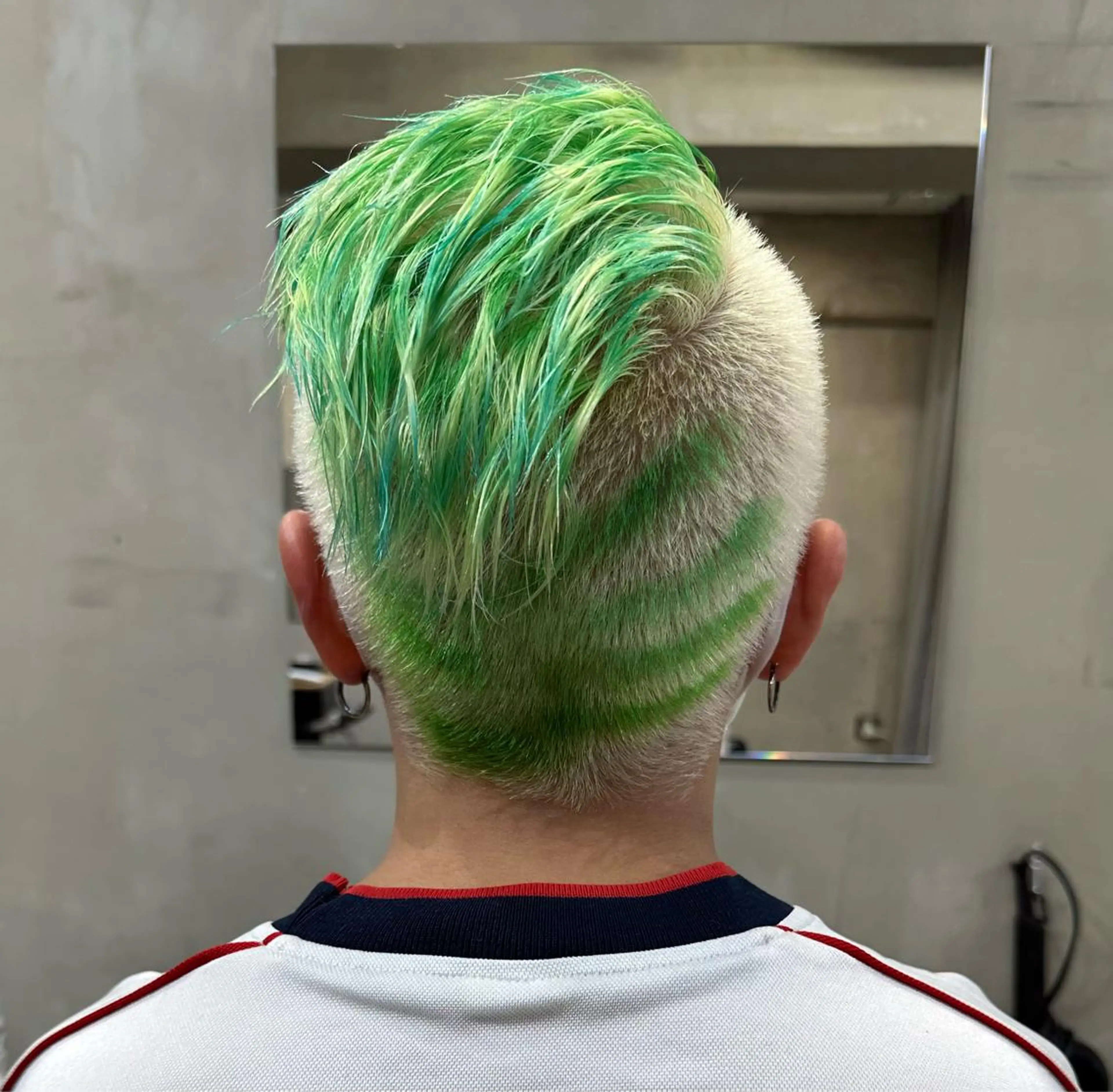 ショート カラー パーマ ヘアアレンジ メンズ 抜きっぱなしブロンド ササキカズマのヘアスタイル