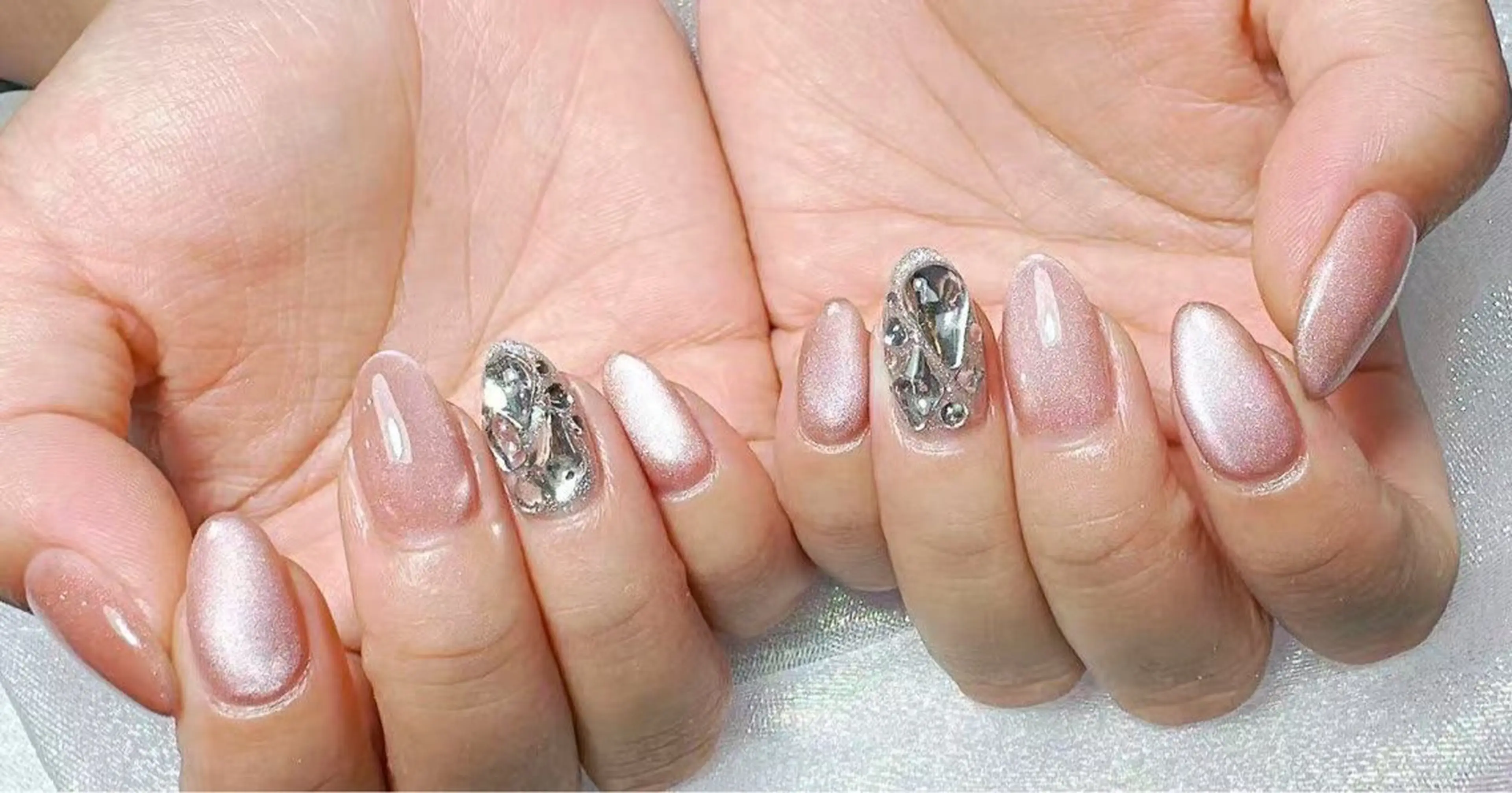 ミディアム 戸井田 静香のネイルデザイン