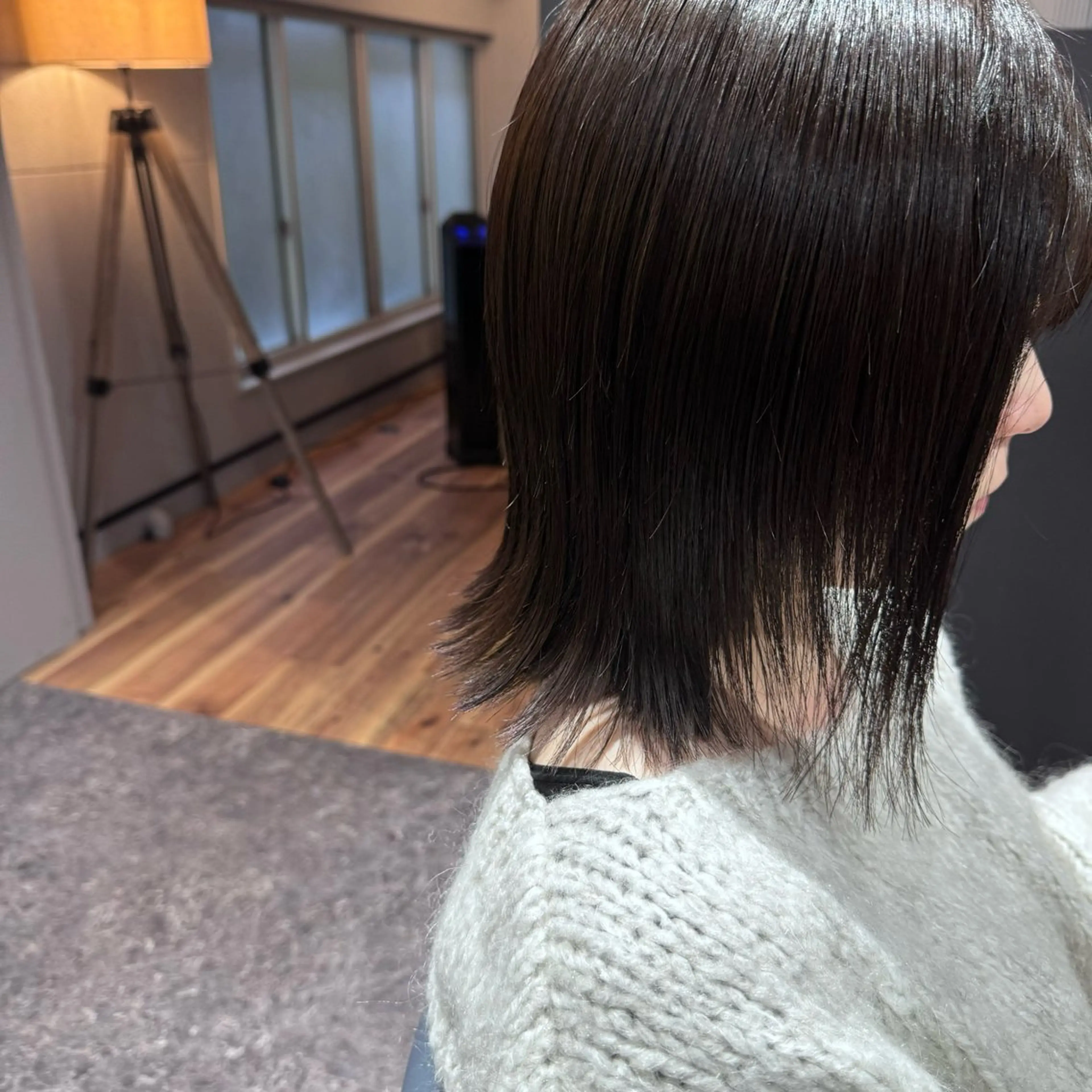 ミディアム カラー ブリーチ イルミナカラー 髪質改善 縮毛矯正 カット ヘアカラー トリートメント OAK 中目黒のヘアスタイル