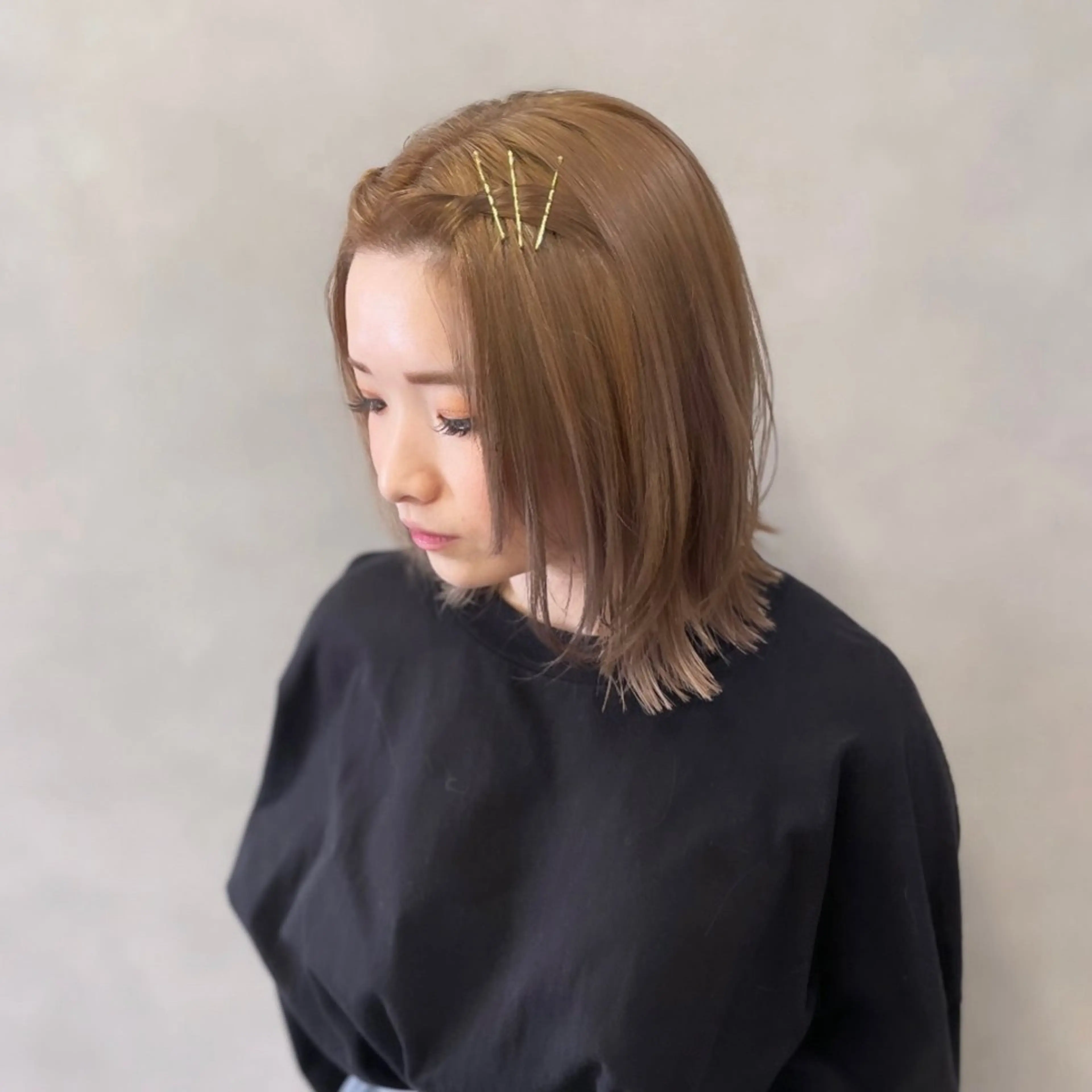 ミディアム カラー ベージュカラー ブリーチ ミルクティーベージュ ボブ レイヤーカット カット ヘアカラー Rui/透明感カラー 暖色/レイヤーカットのヘアスタイル