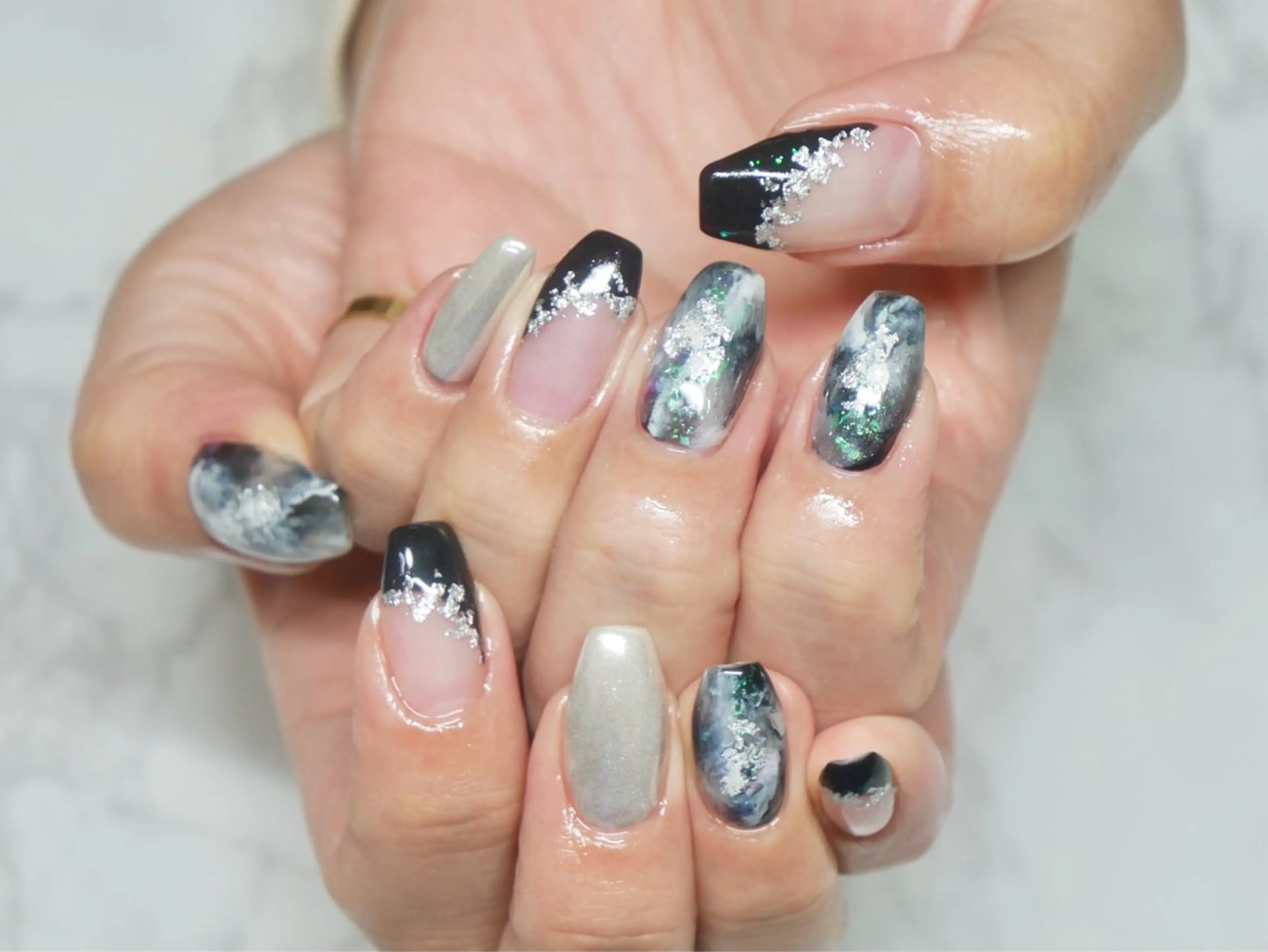 ネイル アートネイル レイジー スワンのネイルデザイン