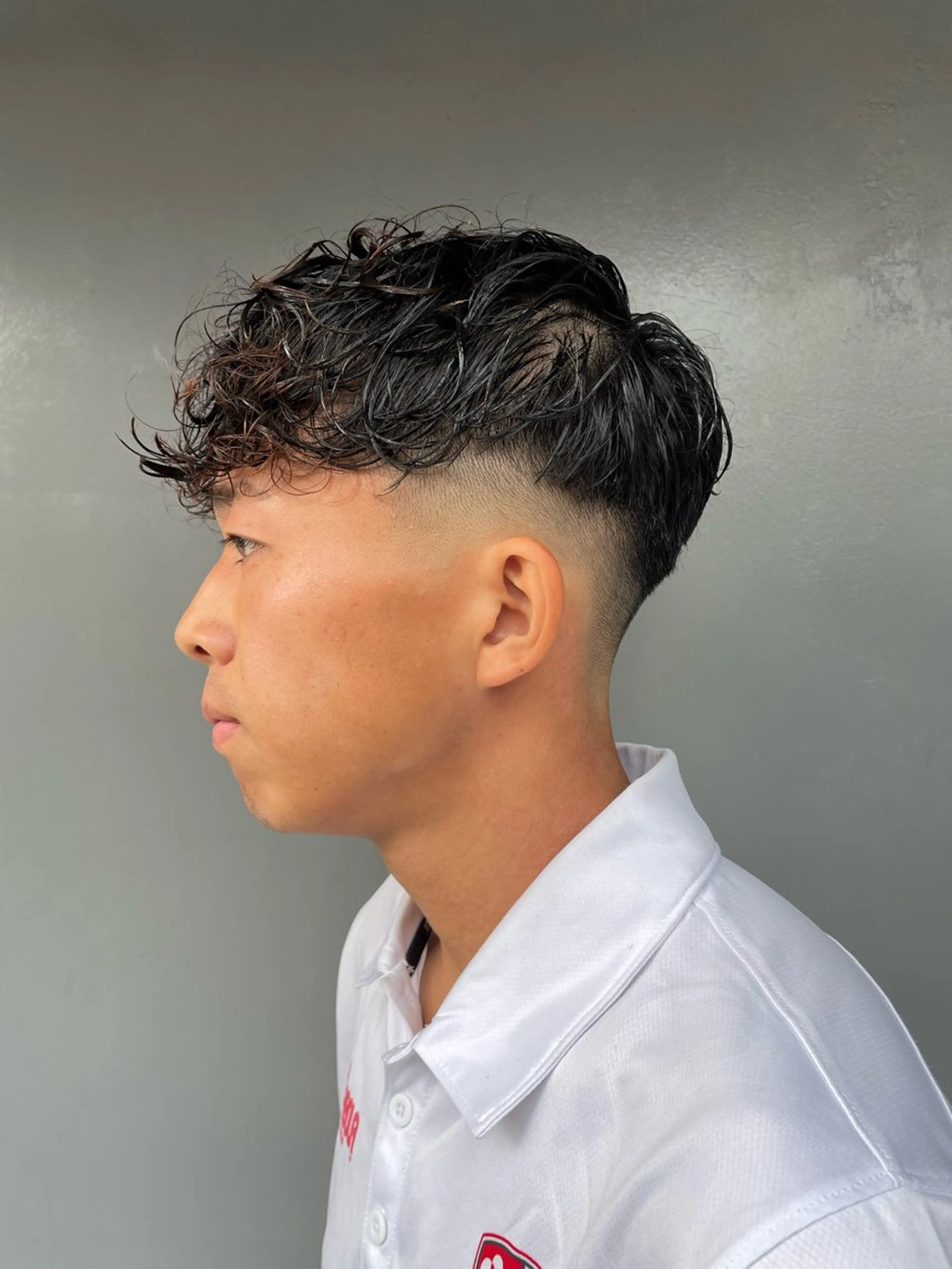 ショート メンズ フェードカット スペインカール FADE&LINE登戸店所属・🔥メンズ専門 美容師🔥 柳澤陵心のヘアスタイル