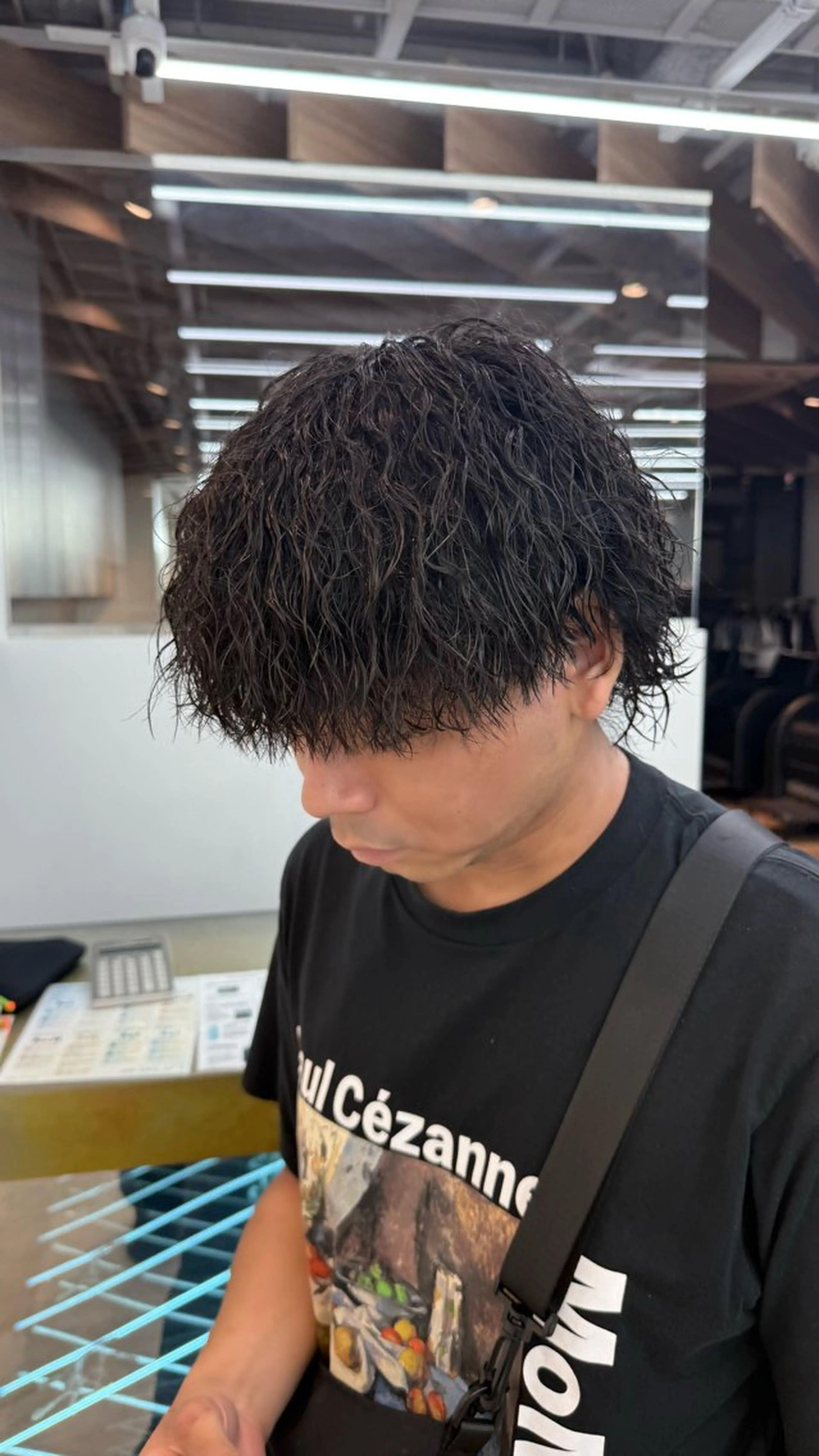 ショート カラー パーマ メンズ キッズ メンズパーマ メンズツイストパーマ ツイストパーマ 栄💗メンズパーマ｜ ハイトーン｜haruのヘアスタイル