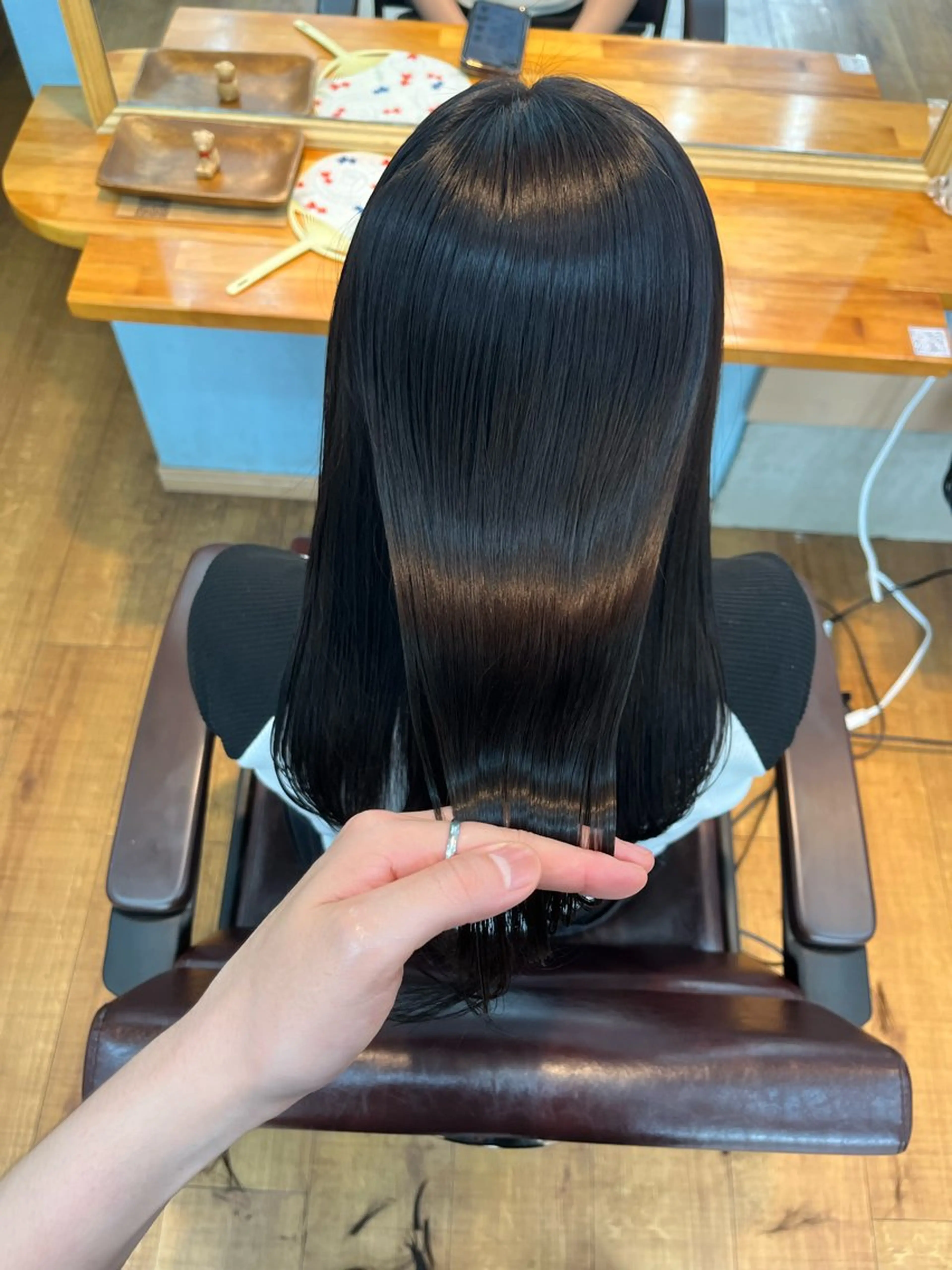 セミロング カラー ダブルカラー インナーカラー 髪質改善 カット ヘアカラー トリートメント 🫧艶髪デザイナー 🫧白石航汰のヘアスタイル
