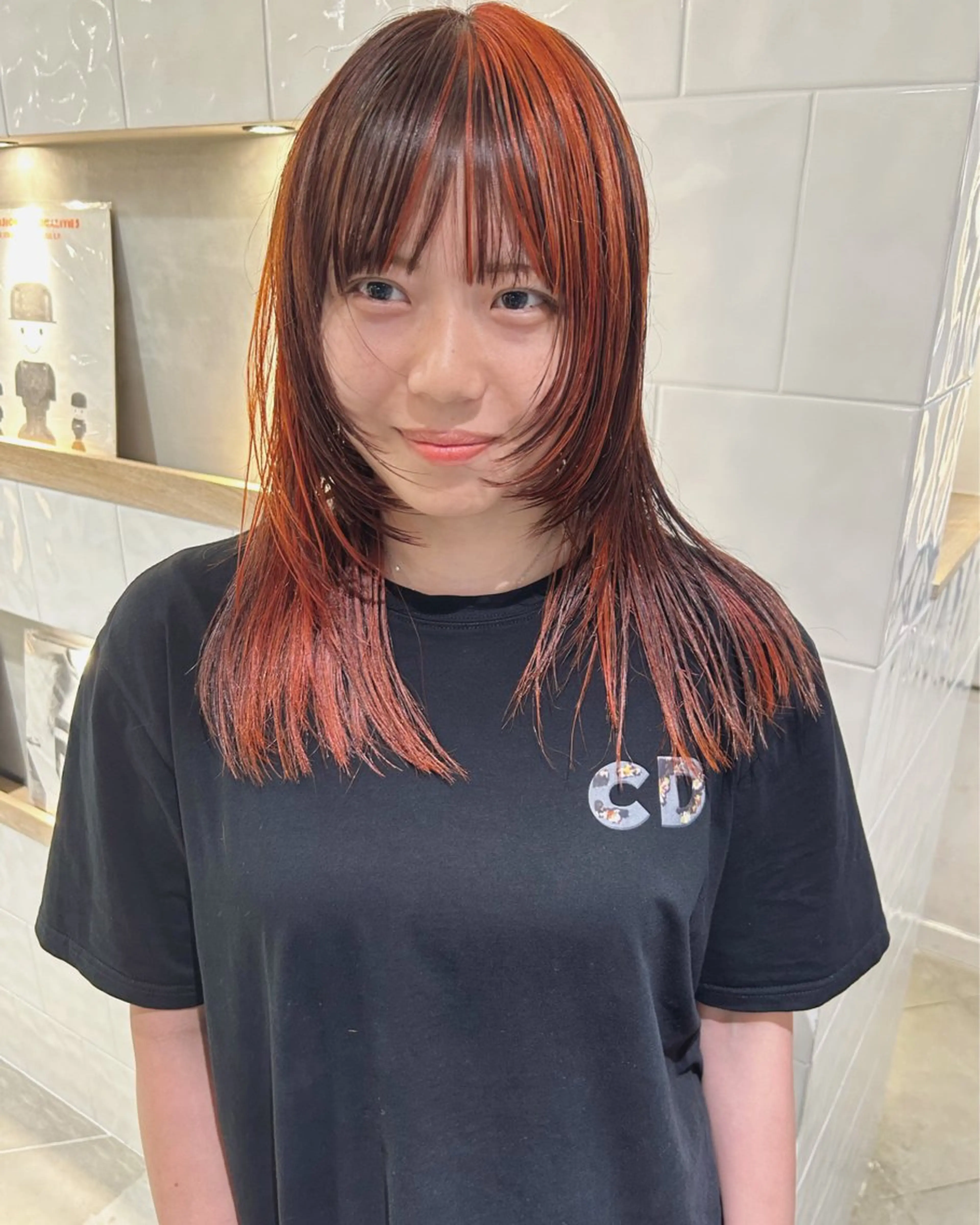 セミロング カラー ブリーチ ブラウンカラー ケアブリーチ オレンジ レイヤーカット カット ヘアカラー トリートメント Loom.所属・村上雅人 ナチュラルモードのヘアスタイル