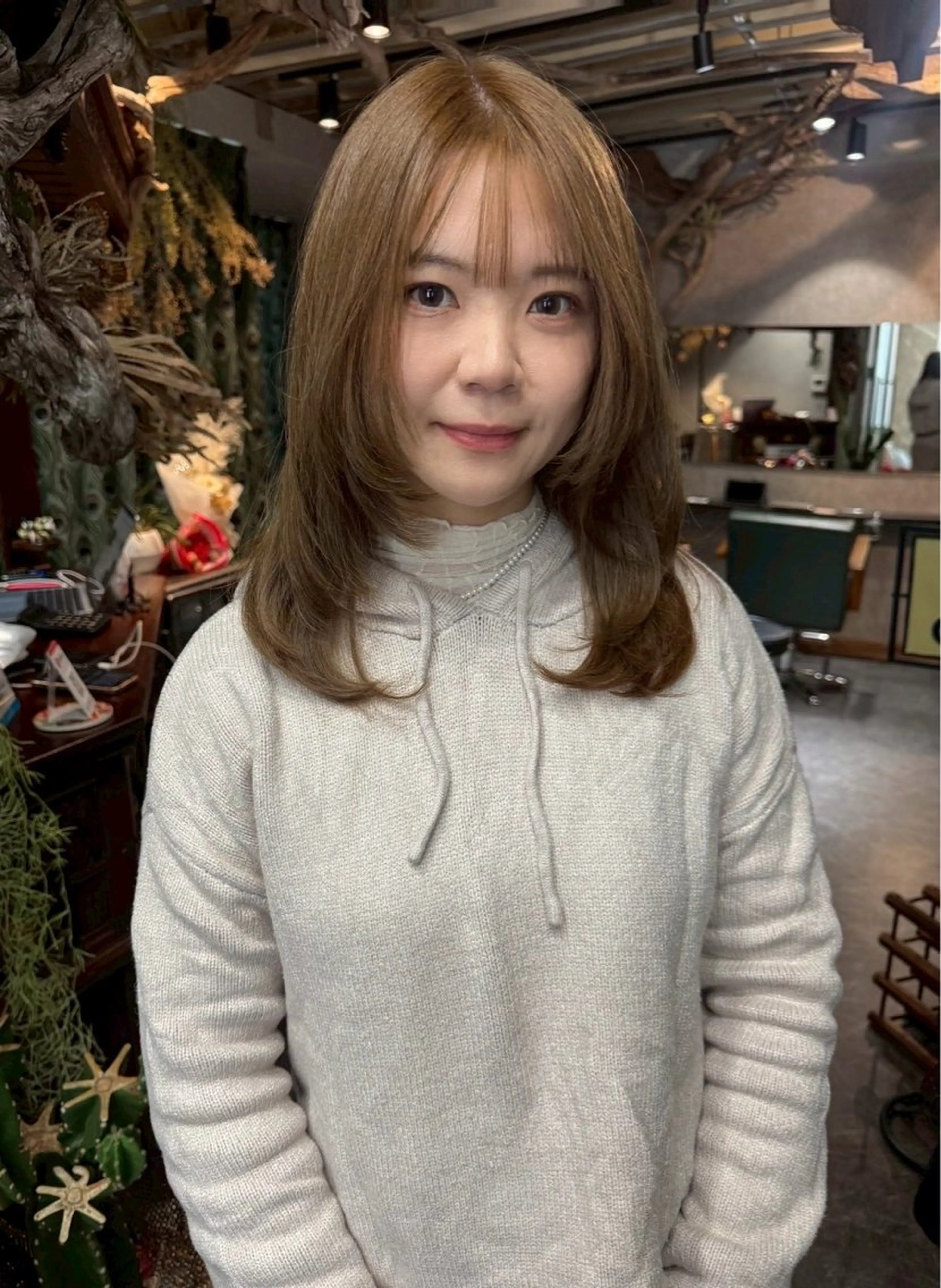 ミディアム カラー ブリーチ ケアブリーチ ダブルカラー ハイライトカラー ハイトーンカラー カット ヘアカラー トリートメント ravens デザインカラーのヘアスタイル