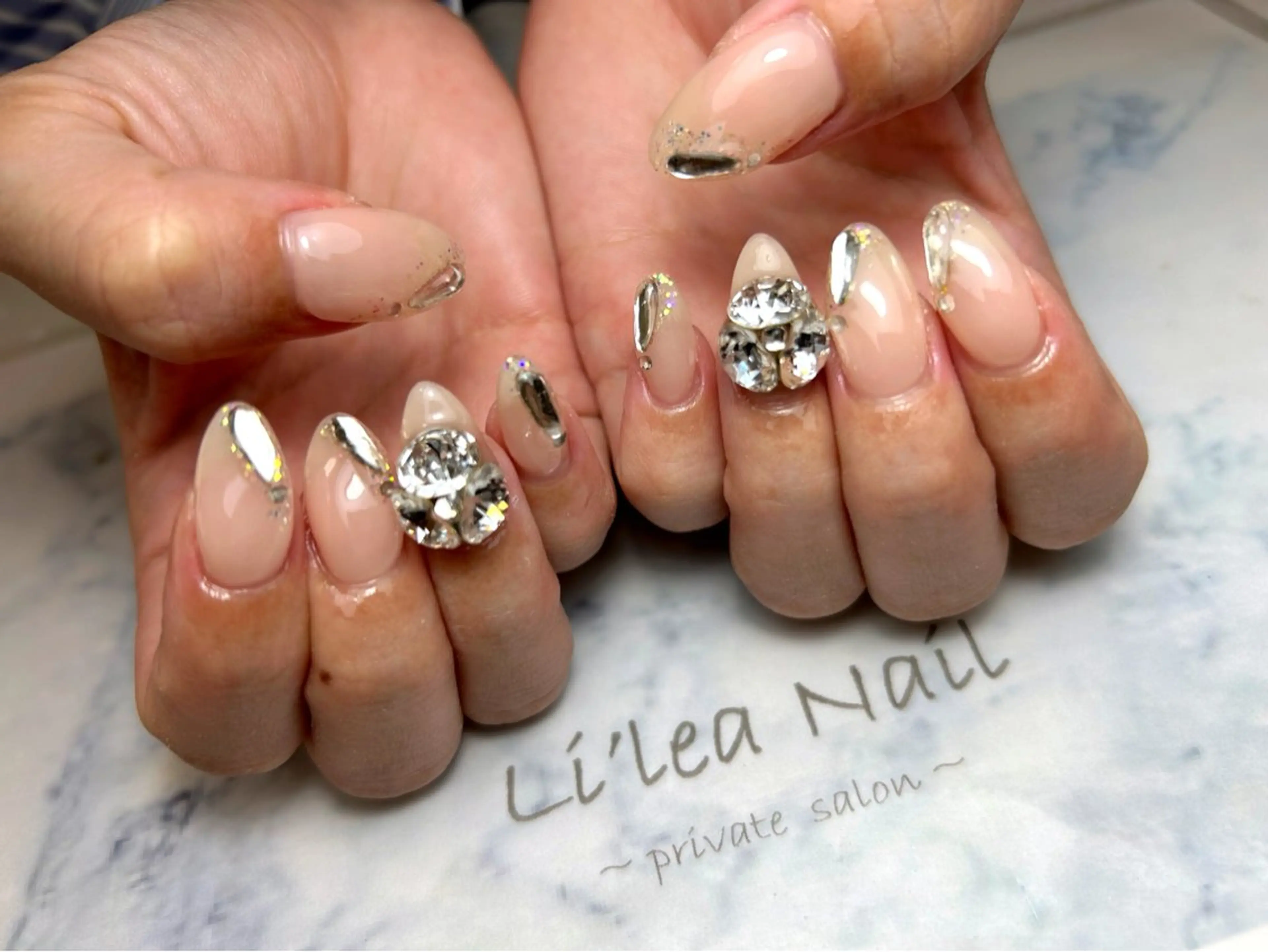 ネイル Li'leaNail AINAのネイルデザイン