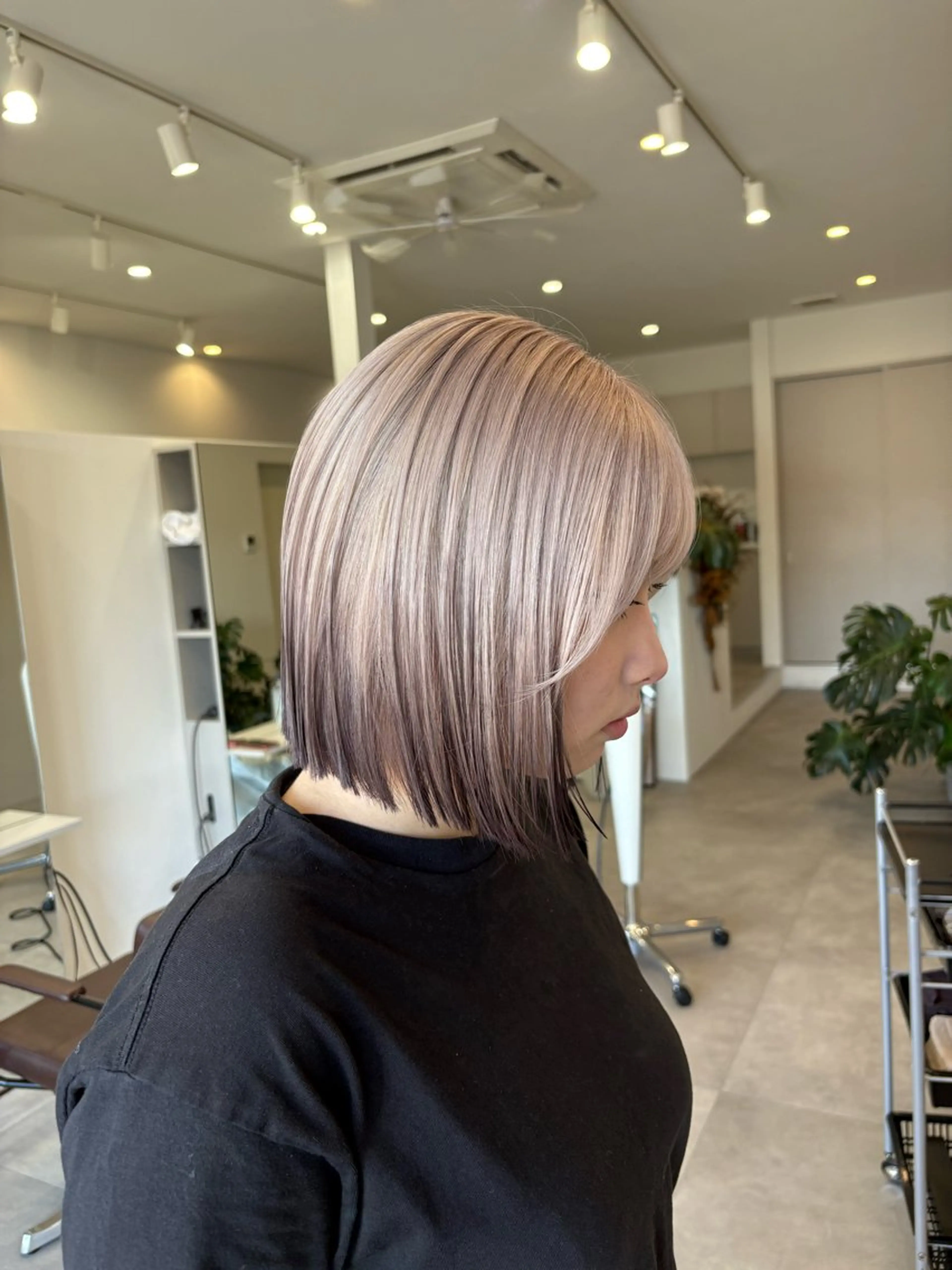 ミディアム カラー ブリーチ YUEN イシイ アミのヘアスタイル