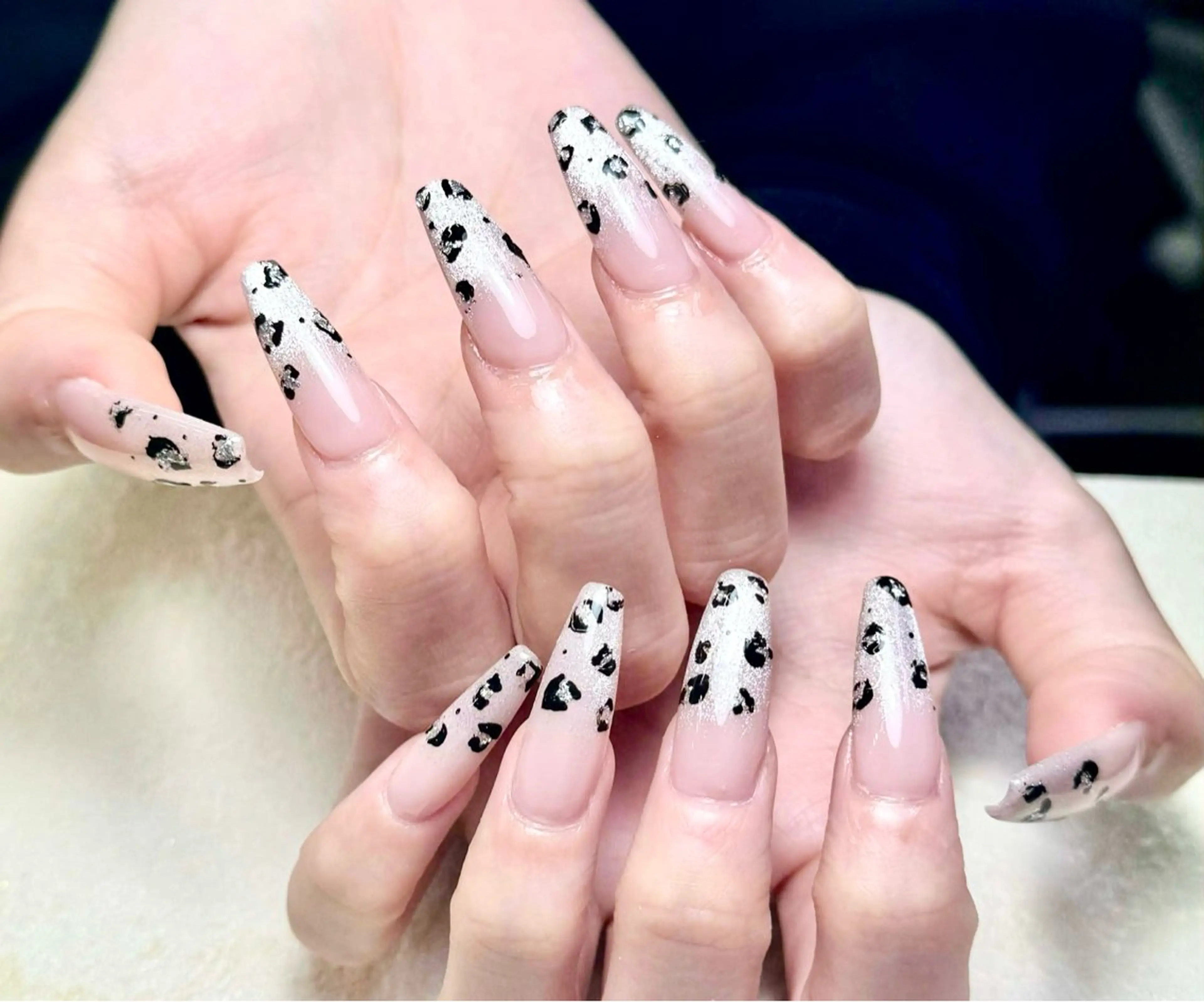 ネイル アートネイル オーロラネイル 長さ出し フレンチネイル ジェルネイル ハンドネイル 中野駅から2分 MEO NAILのネイルデザイン