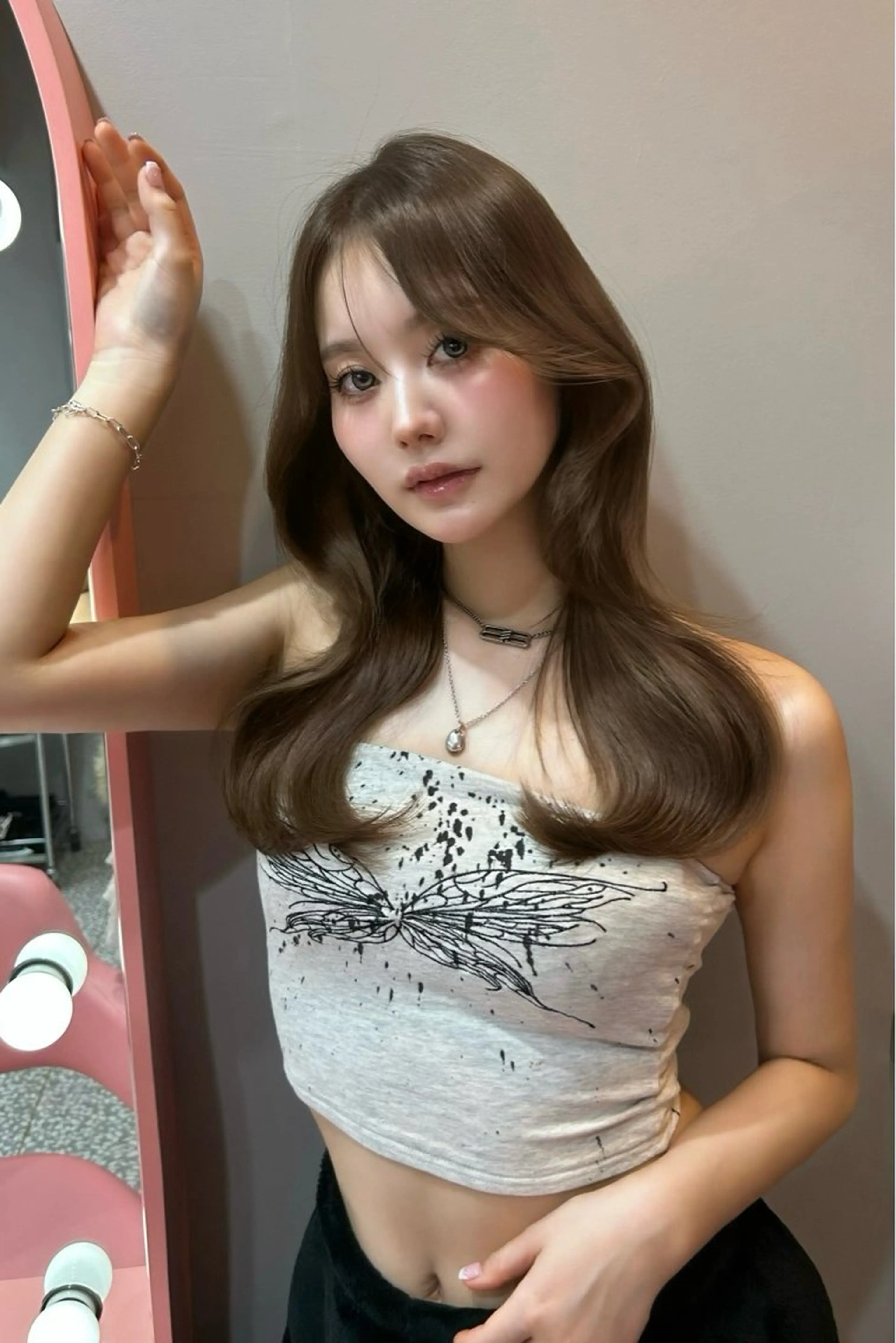 セミロング カラー ダブルカラー グレージュ オリーブグレージュ オリーブグレー 卒業式のヘアスタイル カット ヘアカラー トリートメント 渋谷ワンホンヘア SAAYA🖤のヘアスタイル