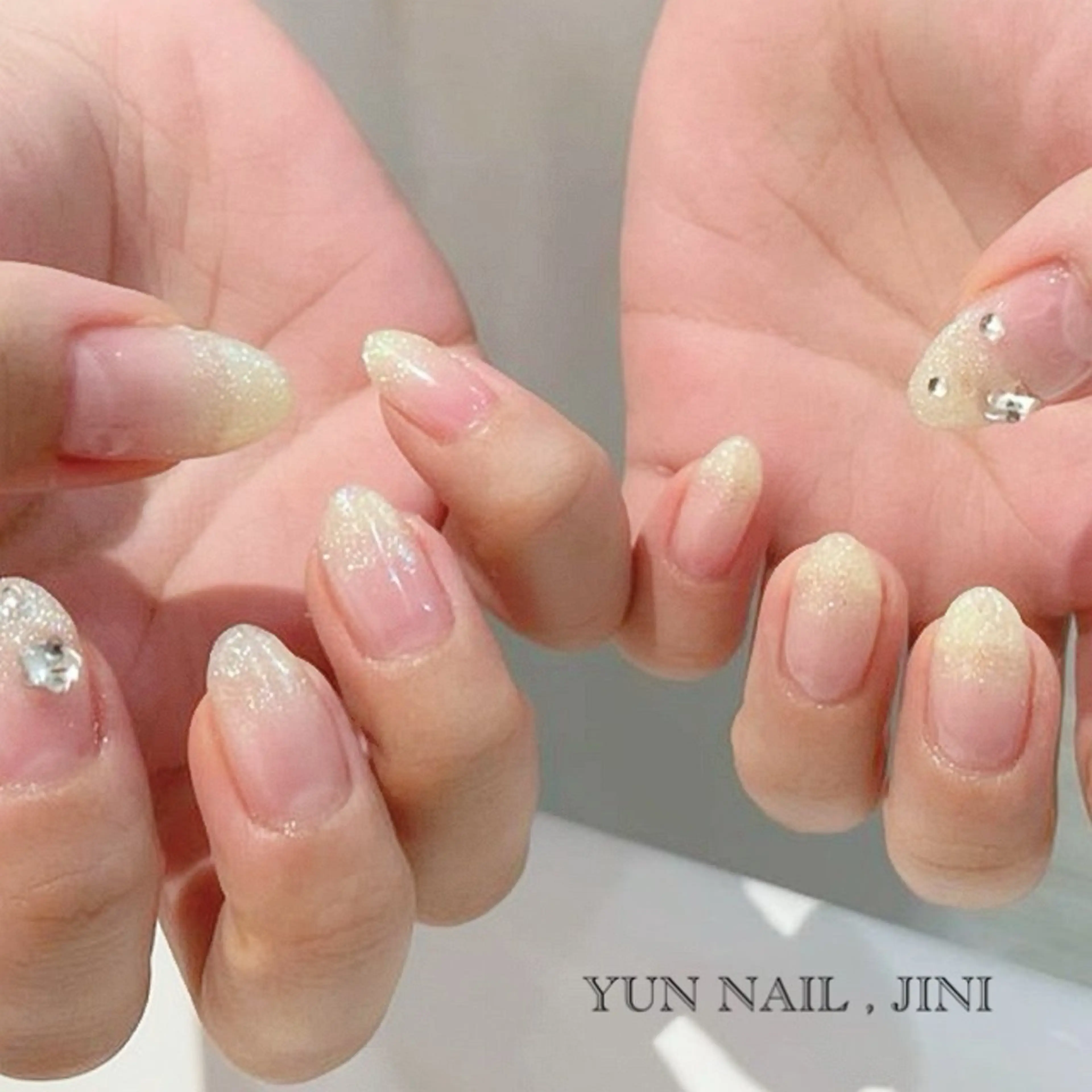 ネイル グラデーション ラメ(グリッター) ラメグラデーション 🌈Yun nail hyejin💋のネイルデザイン