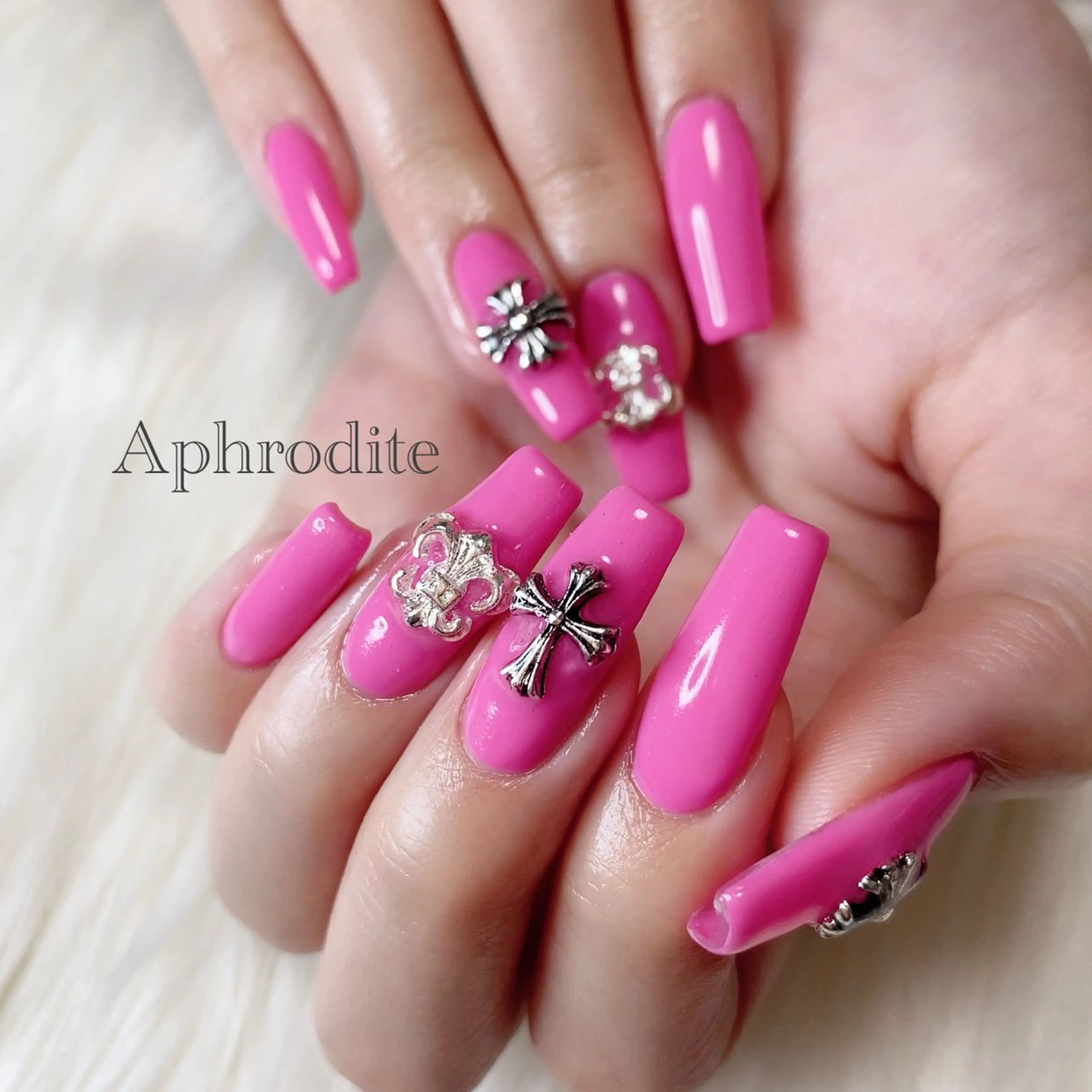 ネイル Aphrodite パラジェル認定サロンのネイルデザイン