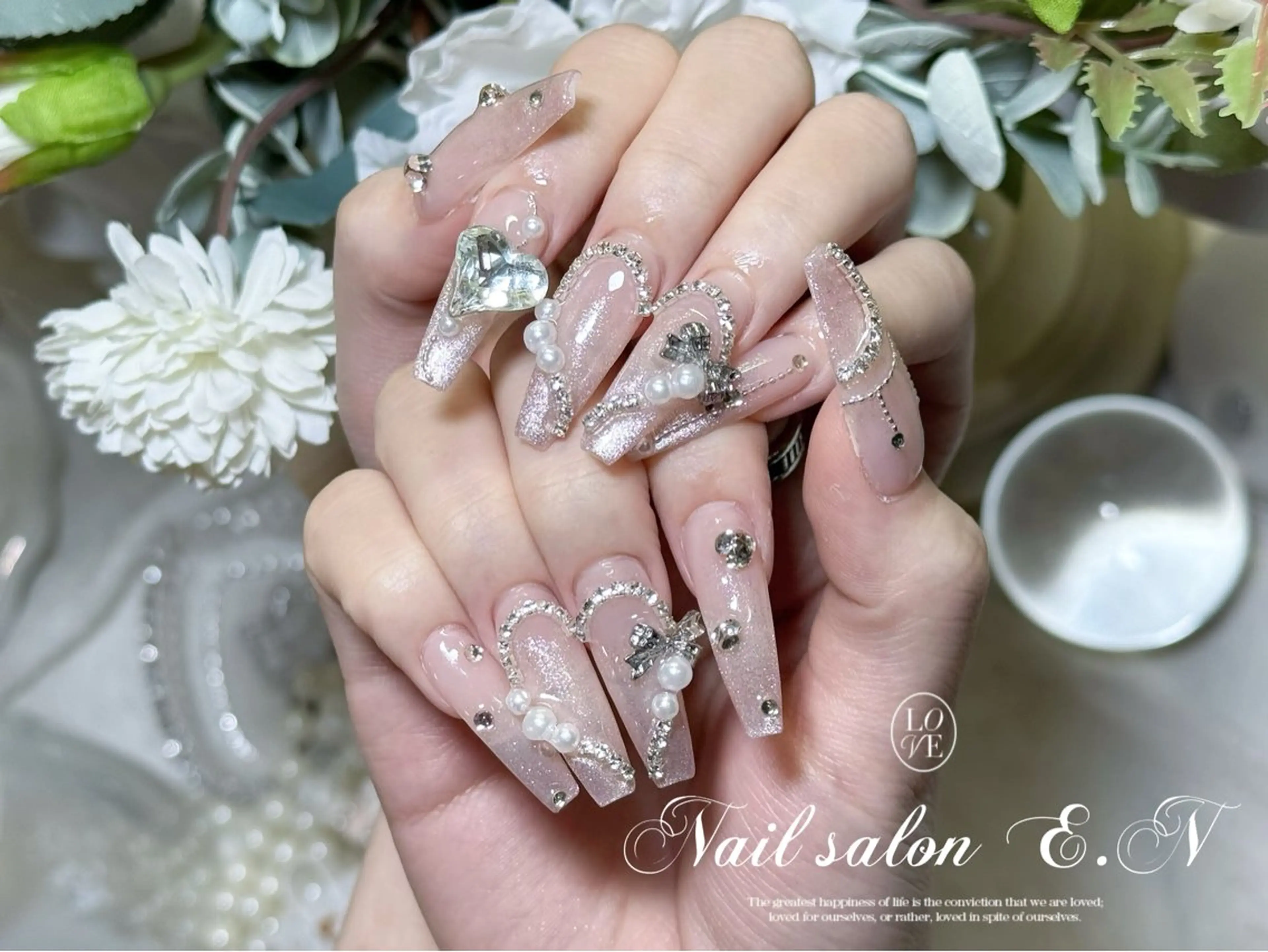 ネイル アートネイル オーロラネイル ガーリー キラキラネイル 韓国ネイル ハンドネイル E.N🦋 長さ出し/持ち込みのネイルデザイン