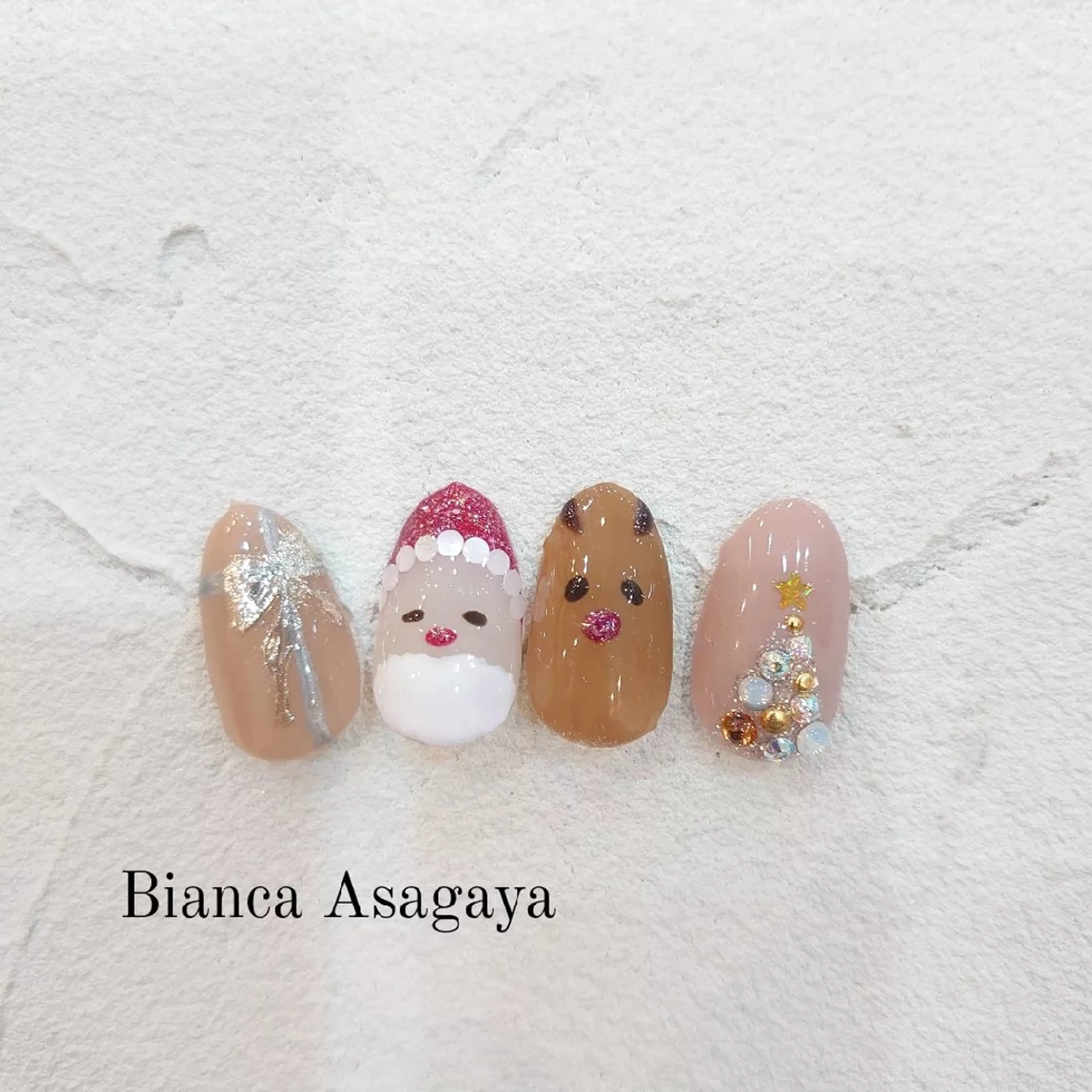 ネイル シンプルネイル 冬ネイル クリスマス Bianca TANAKAのネイルデザイン