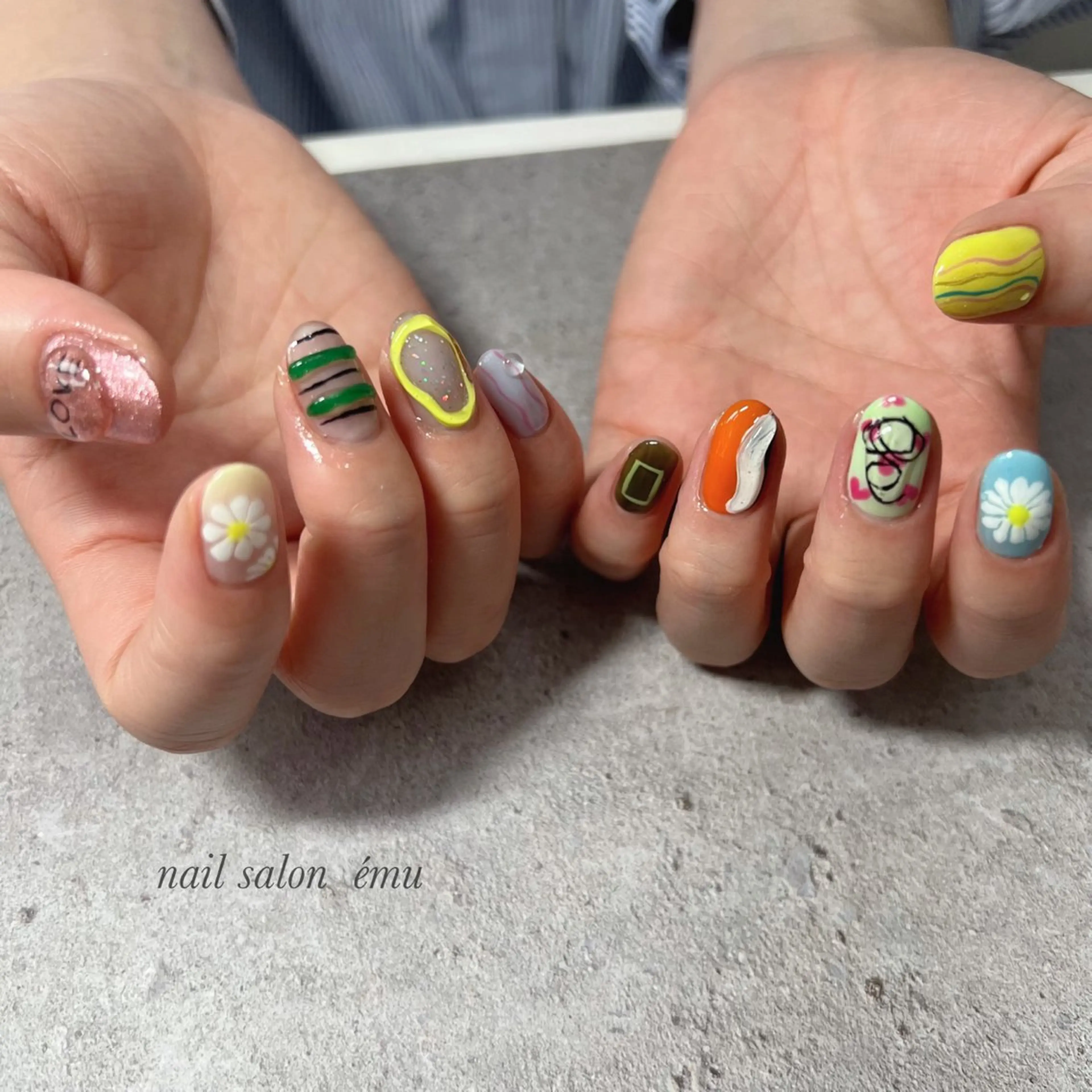 ミディアム ハンドネイル nail salon émuのネイルデザイン