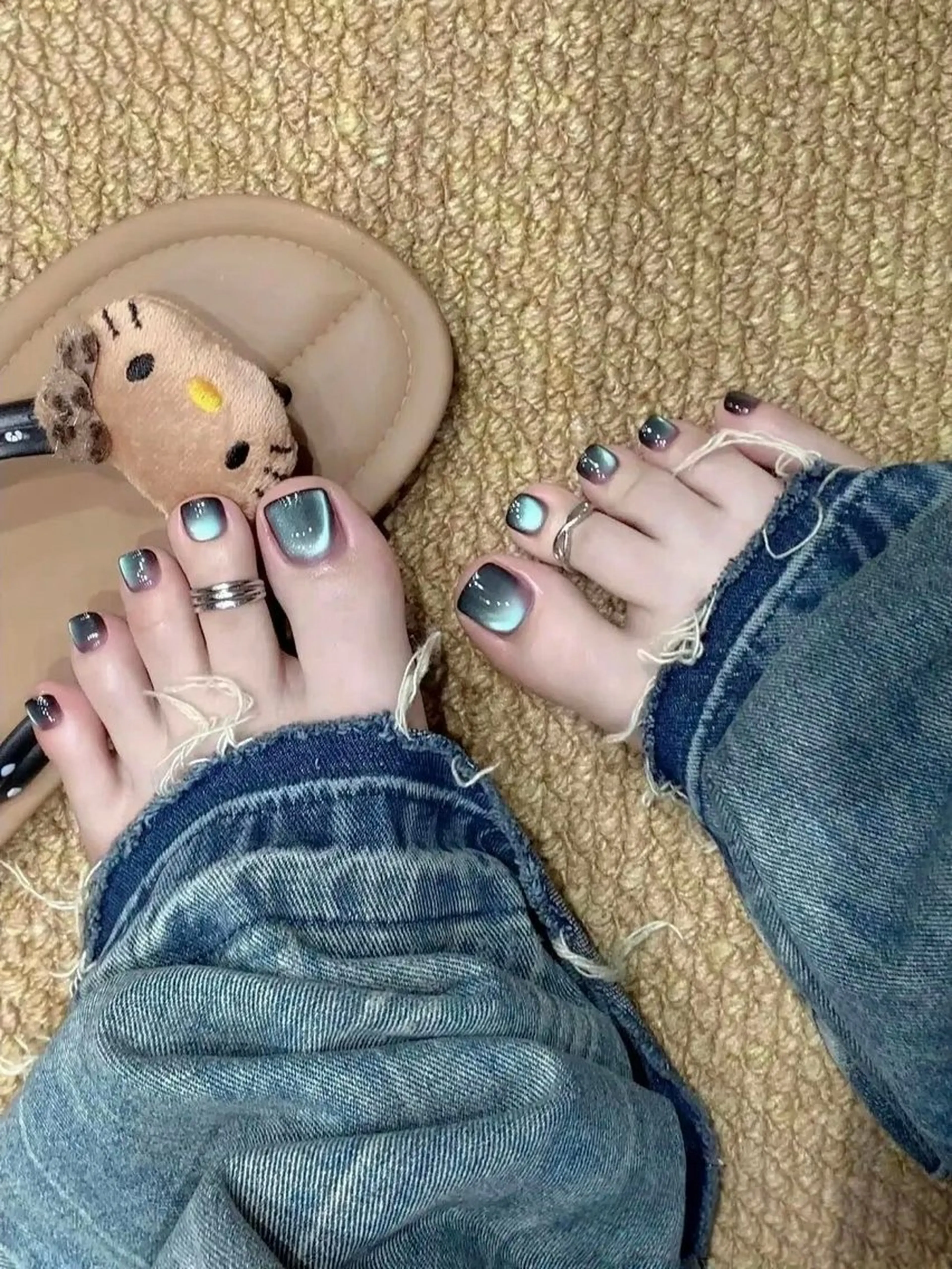 シンプルフットジェルネイル（ラメorカラー1色塗り）➕ネイル用品（ハート型LEDランプ¥4000円分プレゼント）の写真