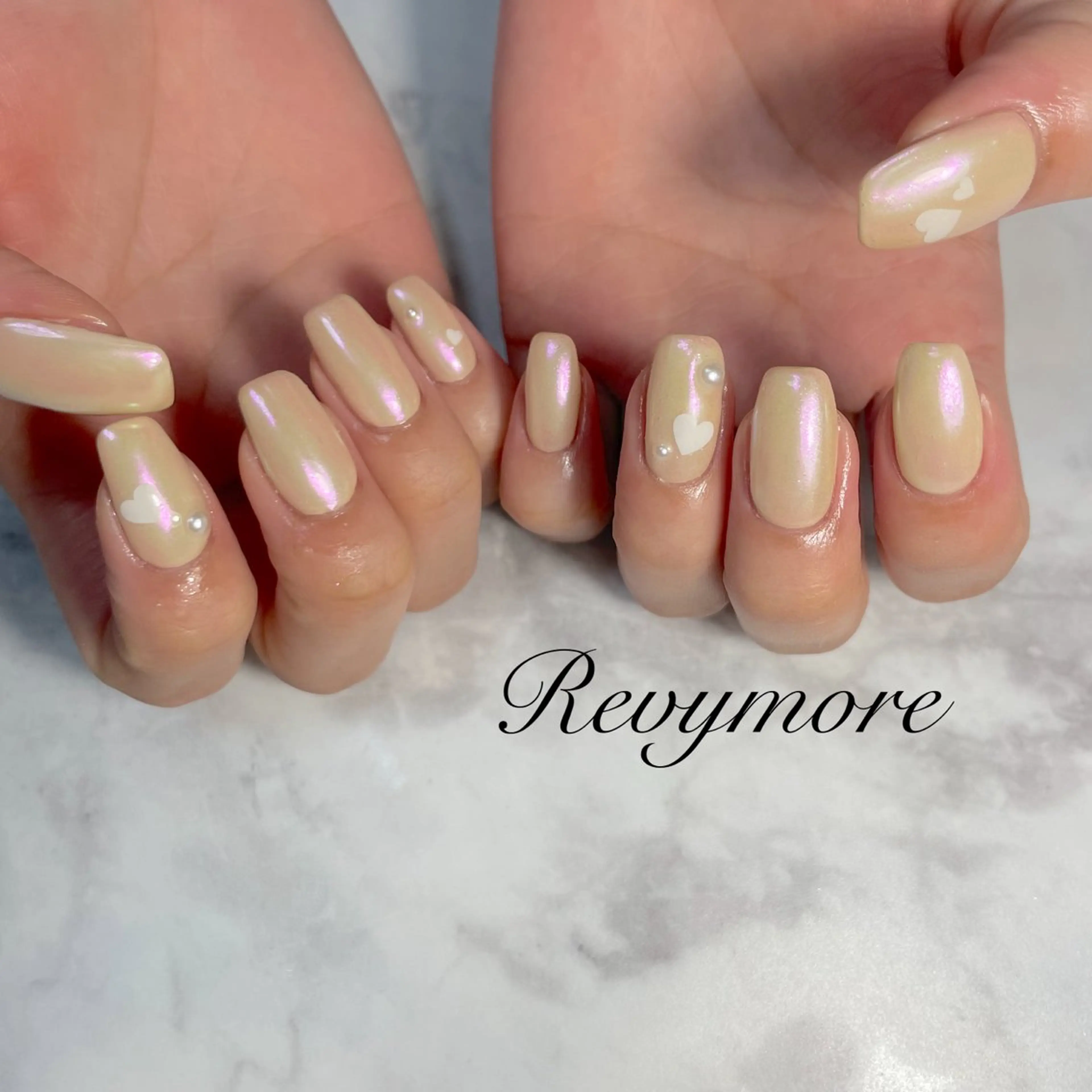 ネイル オーロラネイル ジェルネイル キラキラネイル 韓国ネイル ニュアンスネイル nail salon Revymore所属・nail salon Revymoreのネイルデザイン
