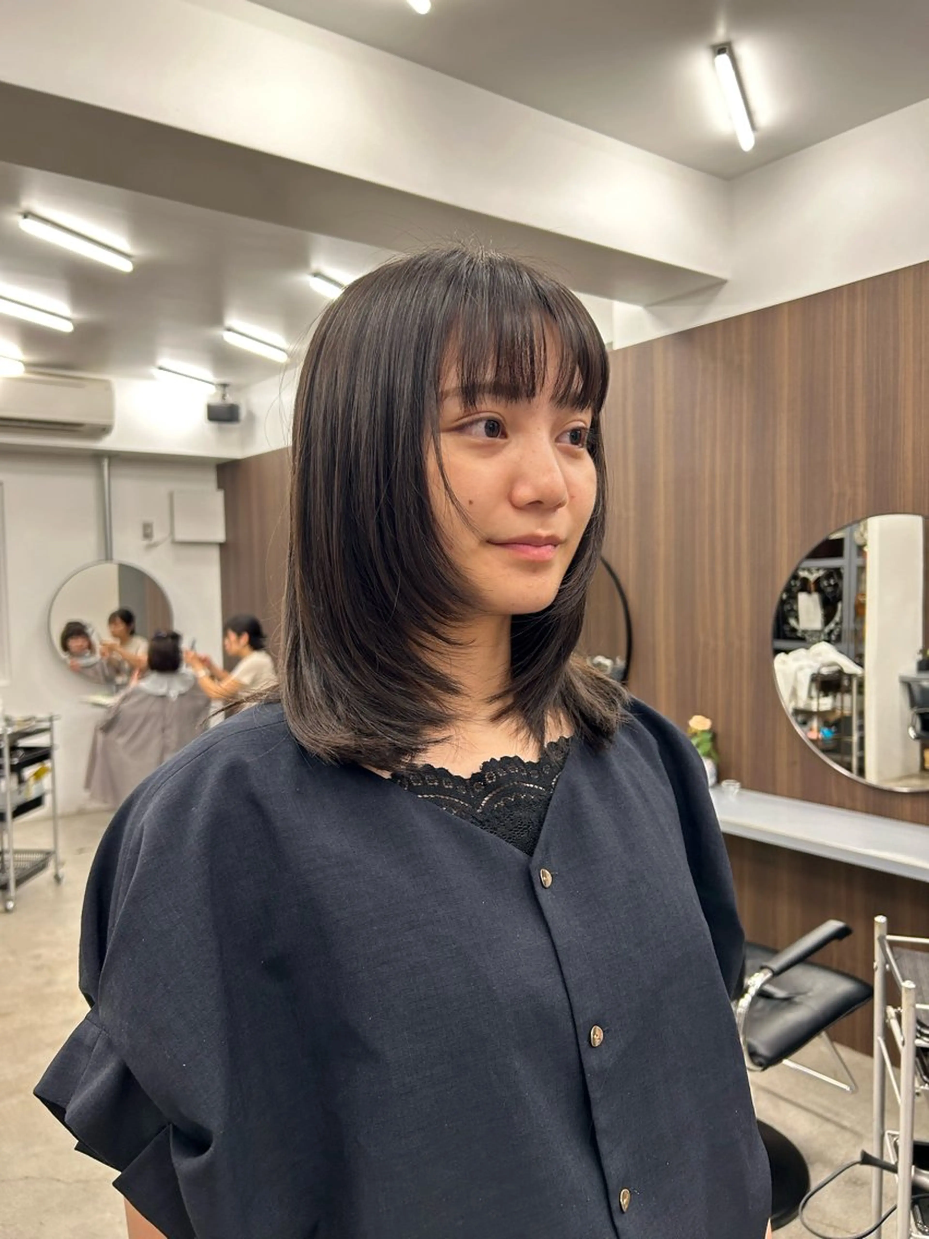 ミディアム レイヤーカット 広美◎ <hiromi>のヘアスタイル