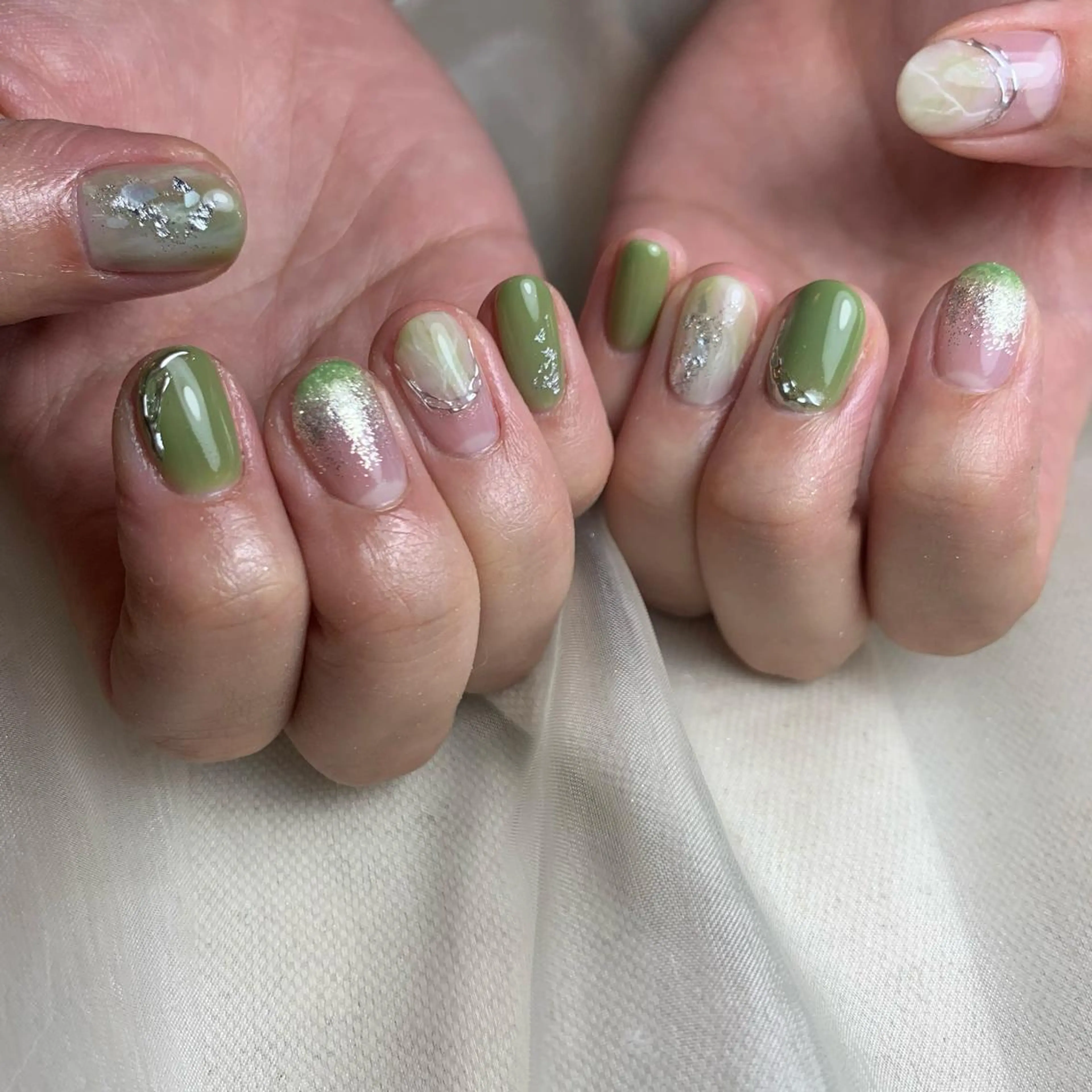 ネイル ハンドネイル repos~ルポ~所属・里見 麗のネイルデザイン