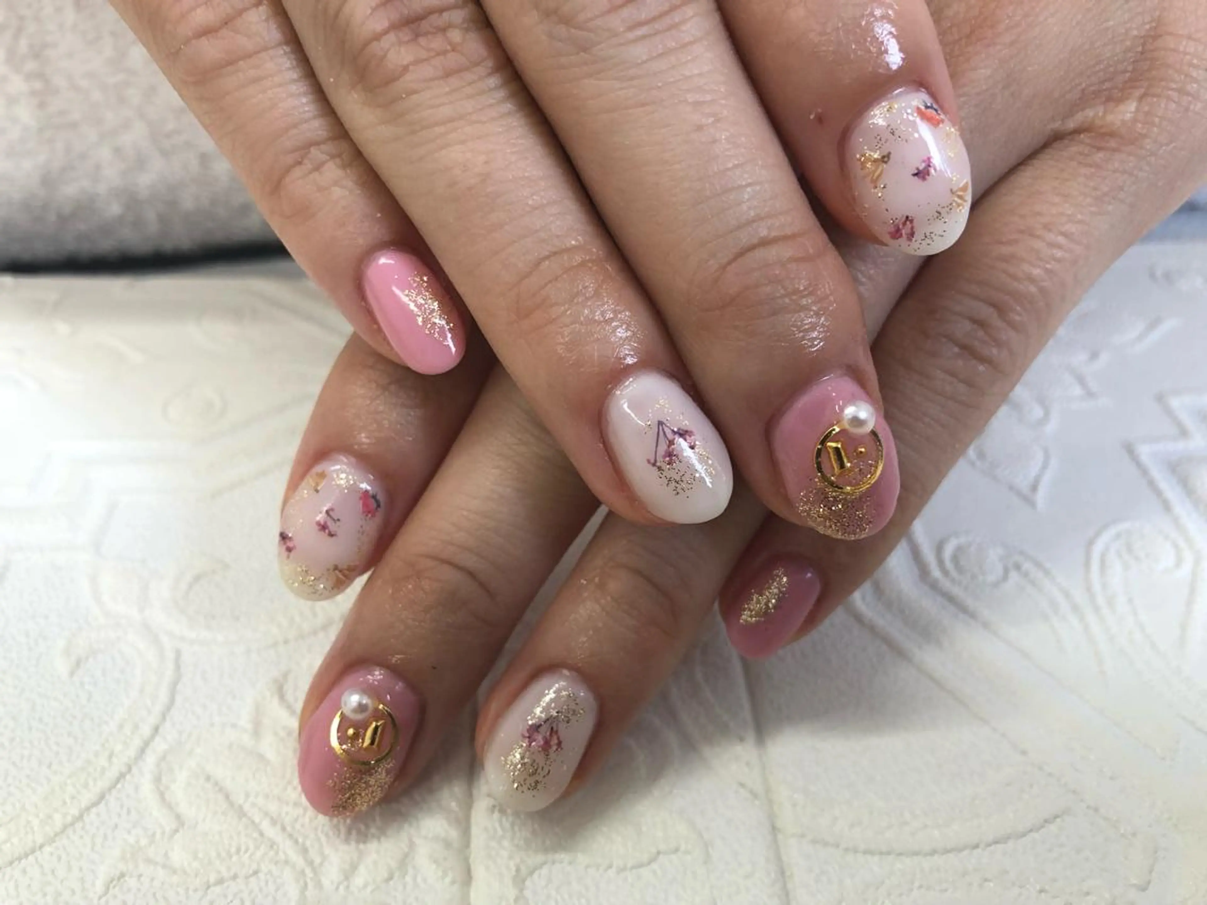 ネイル アートネイル 持ち込み 春ネイル ストーンネイル Embellir ♡鏡味のその他イメージ