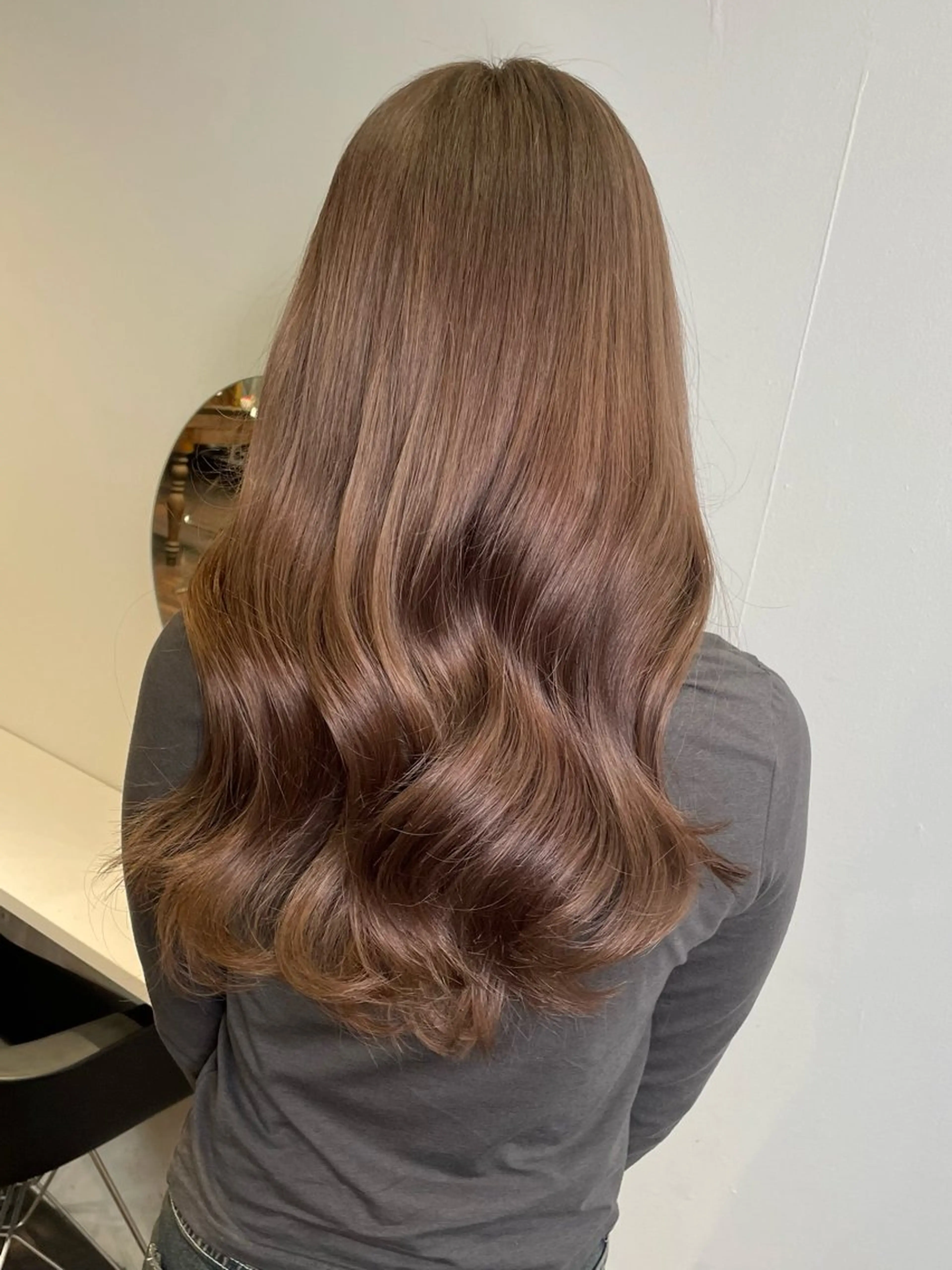 ロング カラー ヘアアレンジ アッシュ ベージュカラー ブリーチ 透明感カラー ダブルカラー ヘアカラー トリートメント maoブリーチ無し 似合わせカラーのヘアスタイル