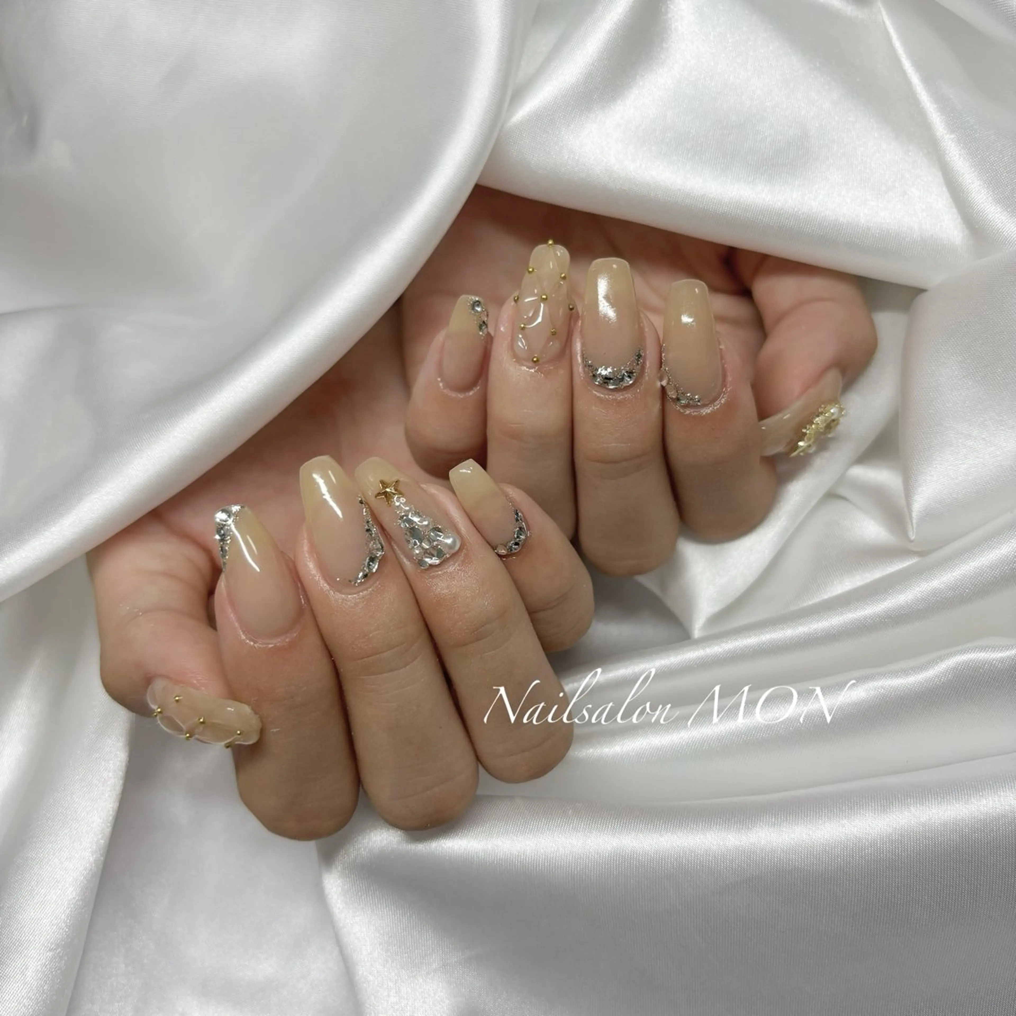 ネイル ストーンネイル ハンドネイル Nailsalon MONのネイルデザイン