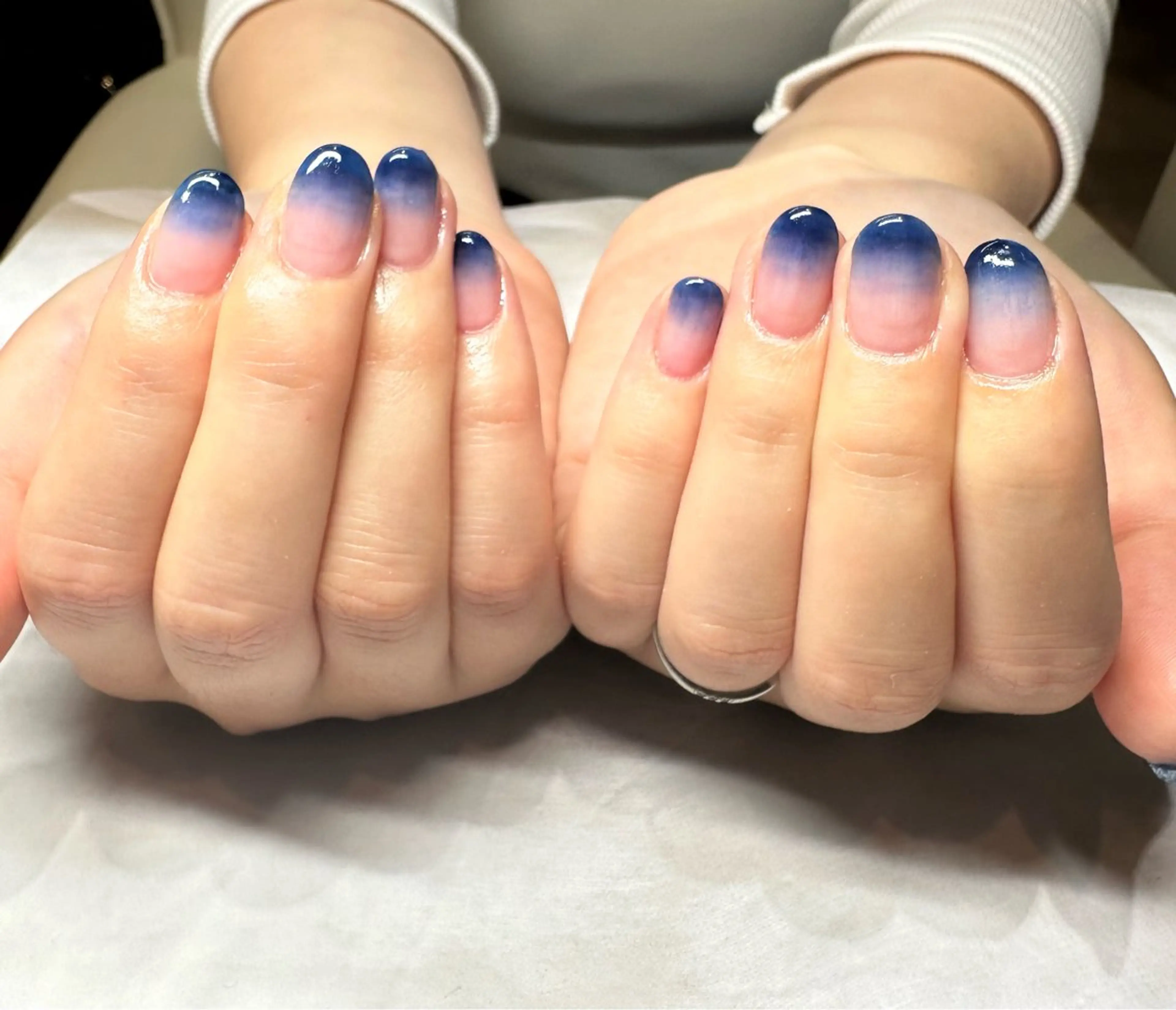 ネイル ブルー グラデーション Tanemoto所属・Ueda Rieのネイルデザイン