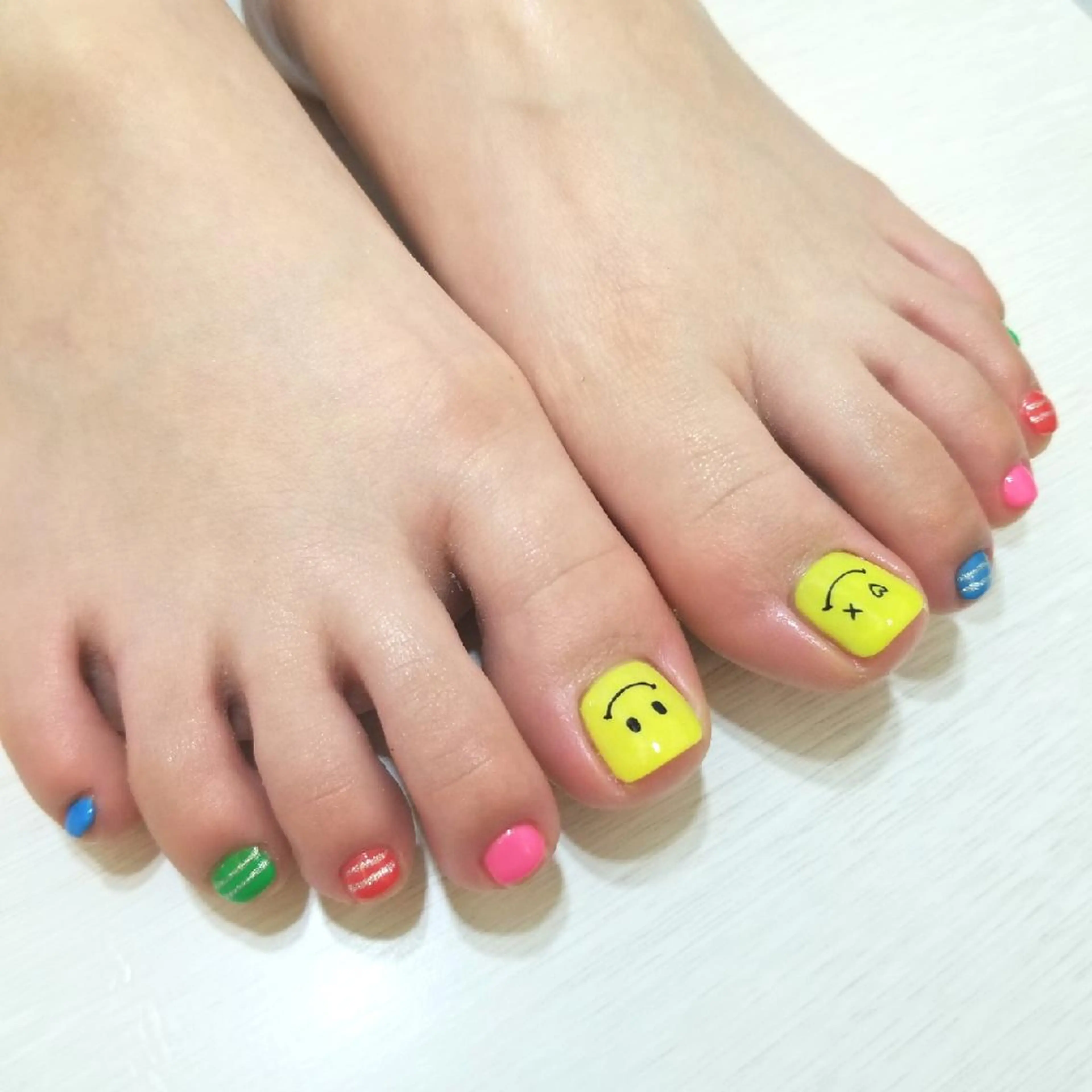 ネイル フットネイル フットネイル nailatelier nijiiro.所属・nijiiro🌈 サトウのネイルデザイン