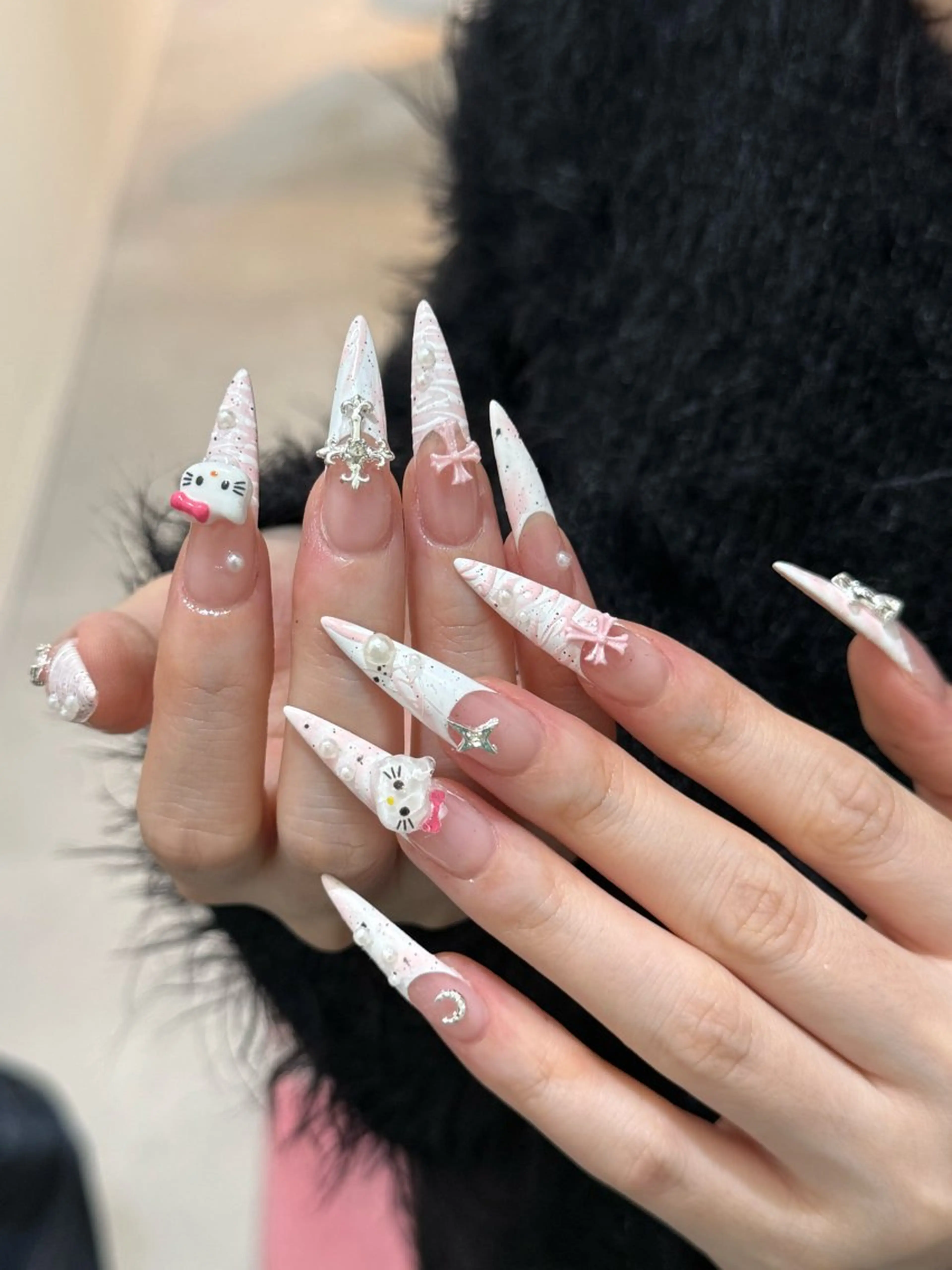 ネイル チークネイル ドット フレンチネイル グラデーション ハート ハンドネイル Julli NailStudioのネイルデザイン