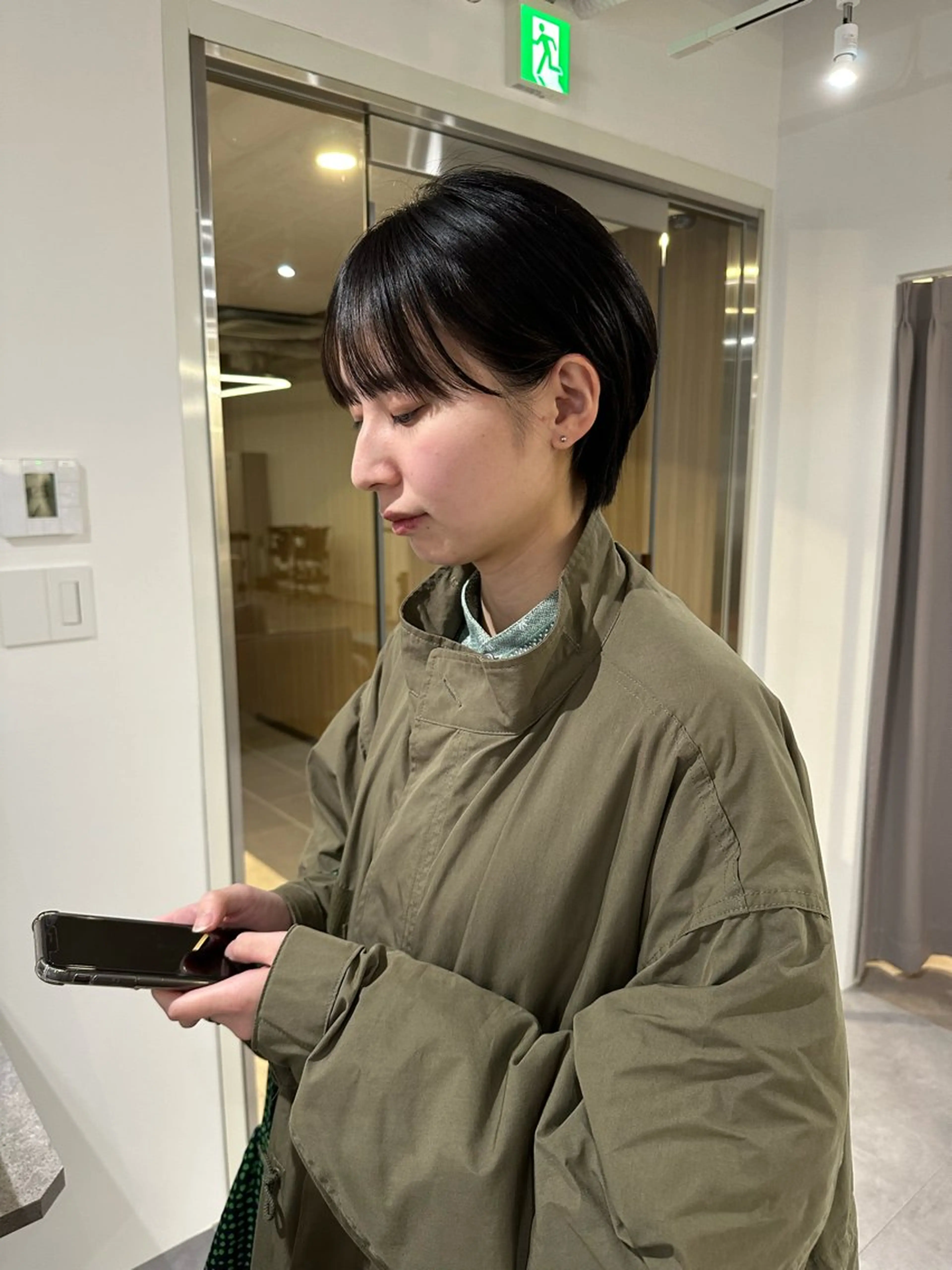 ショート アンニュイヘア/ 顔周りカット/眞弓萌のヘアスタイル