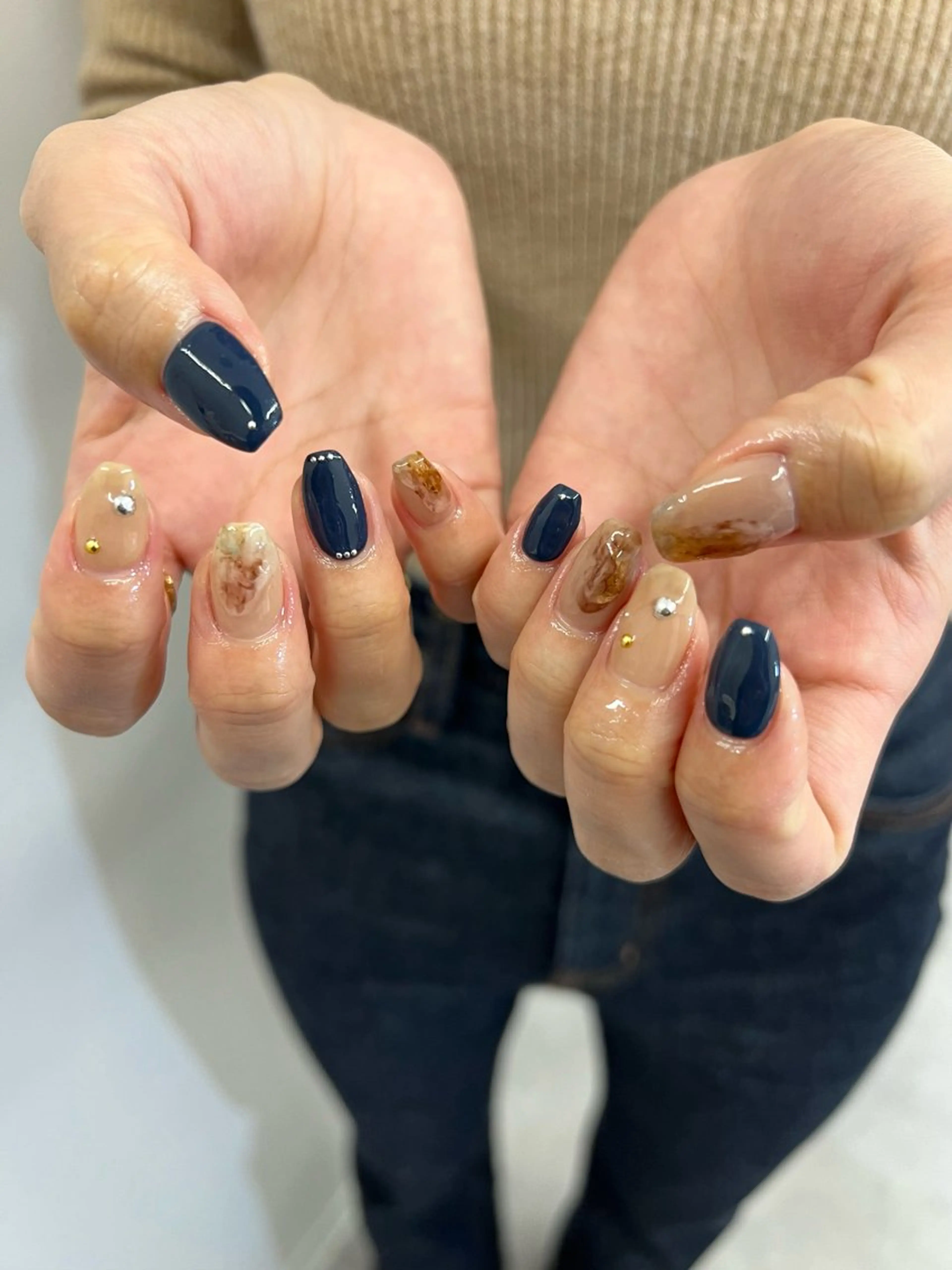 ネイル フレンチネイル ジェルネイル マグネットネイル ネイビー ニュアンスネイル ハンドネイル ハンドケア Bana_ Nailのネイルデザイン