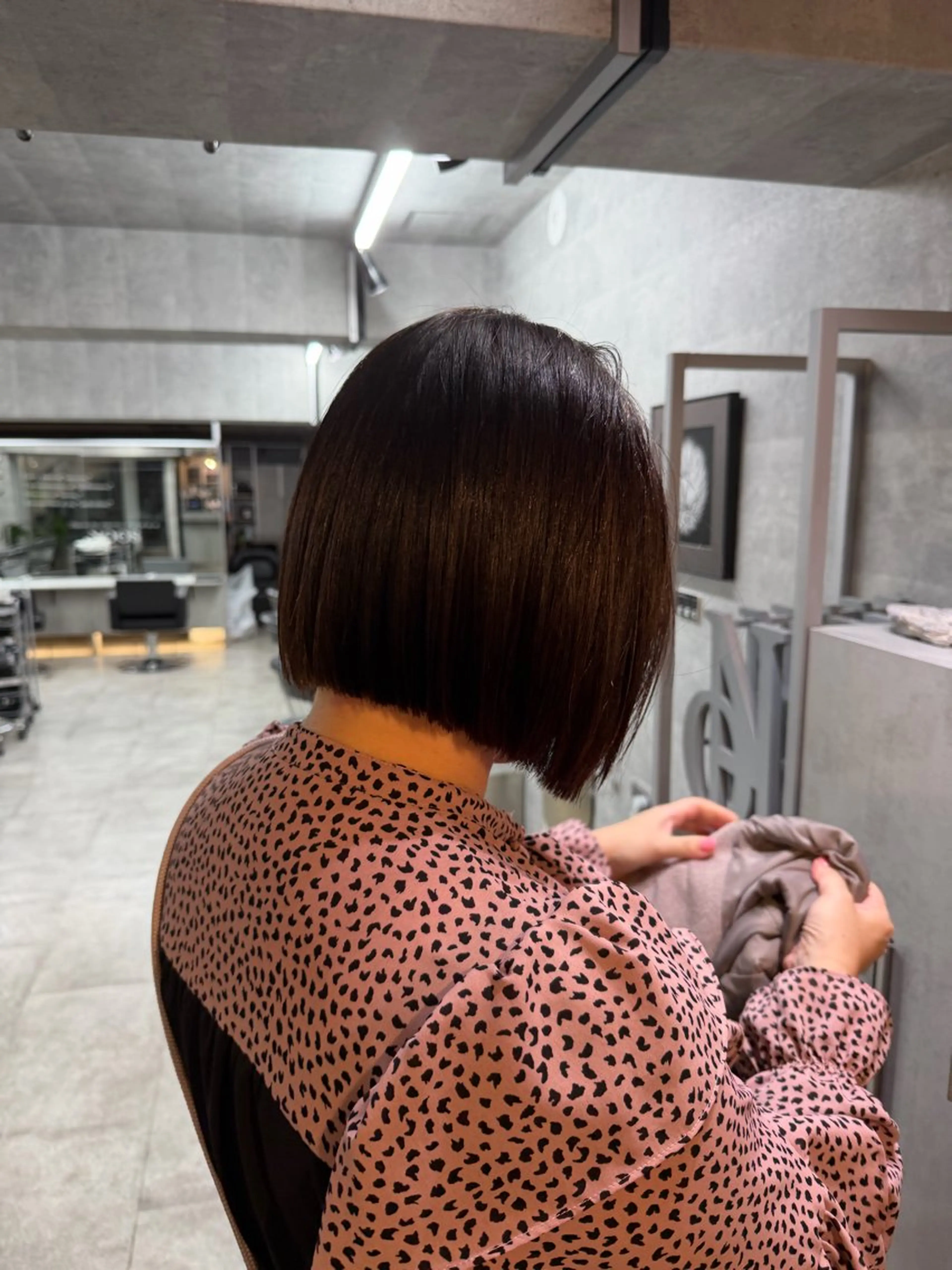 ショート カラー カット ヘアカラー トリートメント You/中明度カラー 🎨3ヶ月持つカットのヘアスタイル