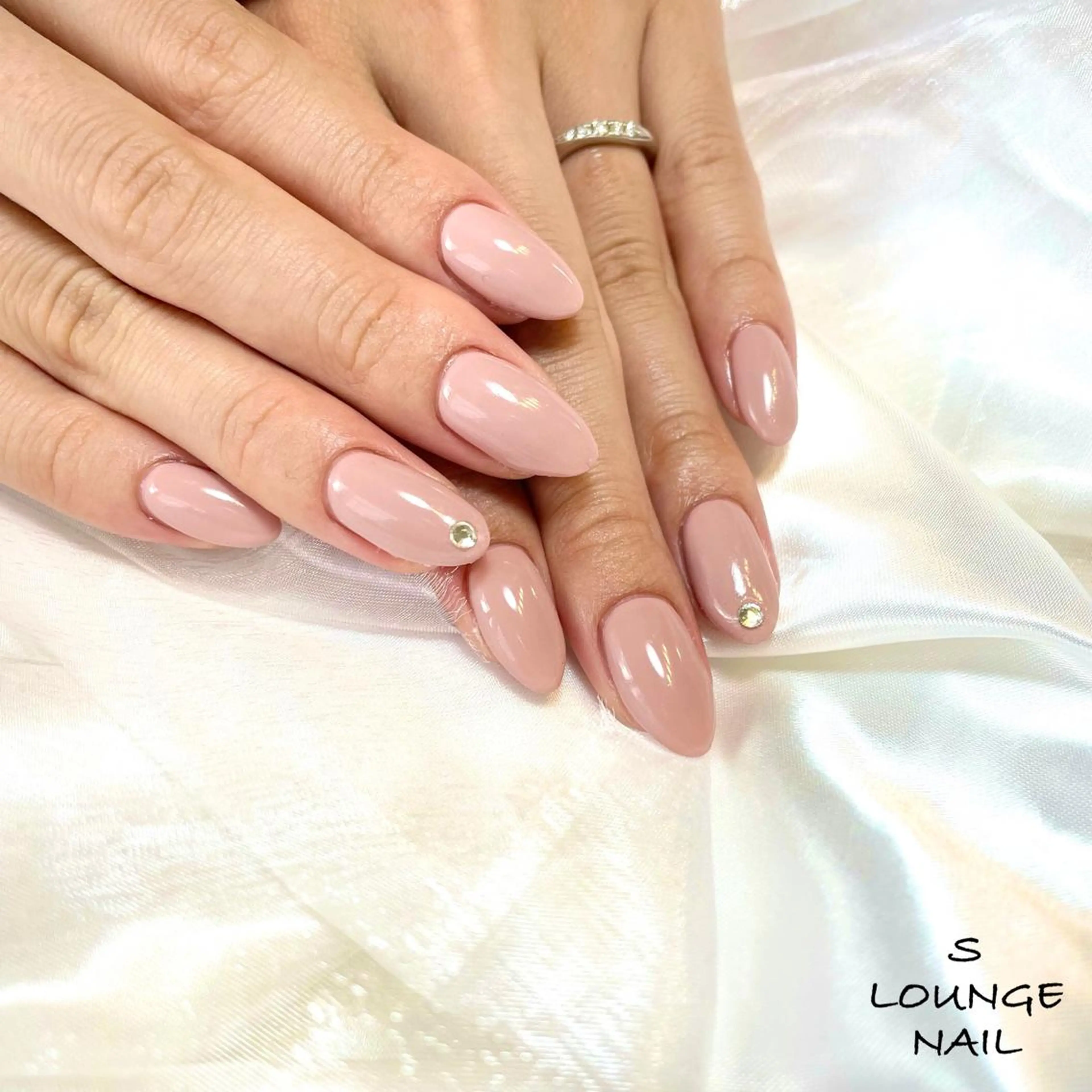 ネイル ハンドネイル フットネイル S LOUNGE NAIL所属・パーツたくさん🍓 SUMIのネイルデザイン