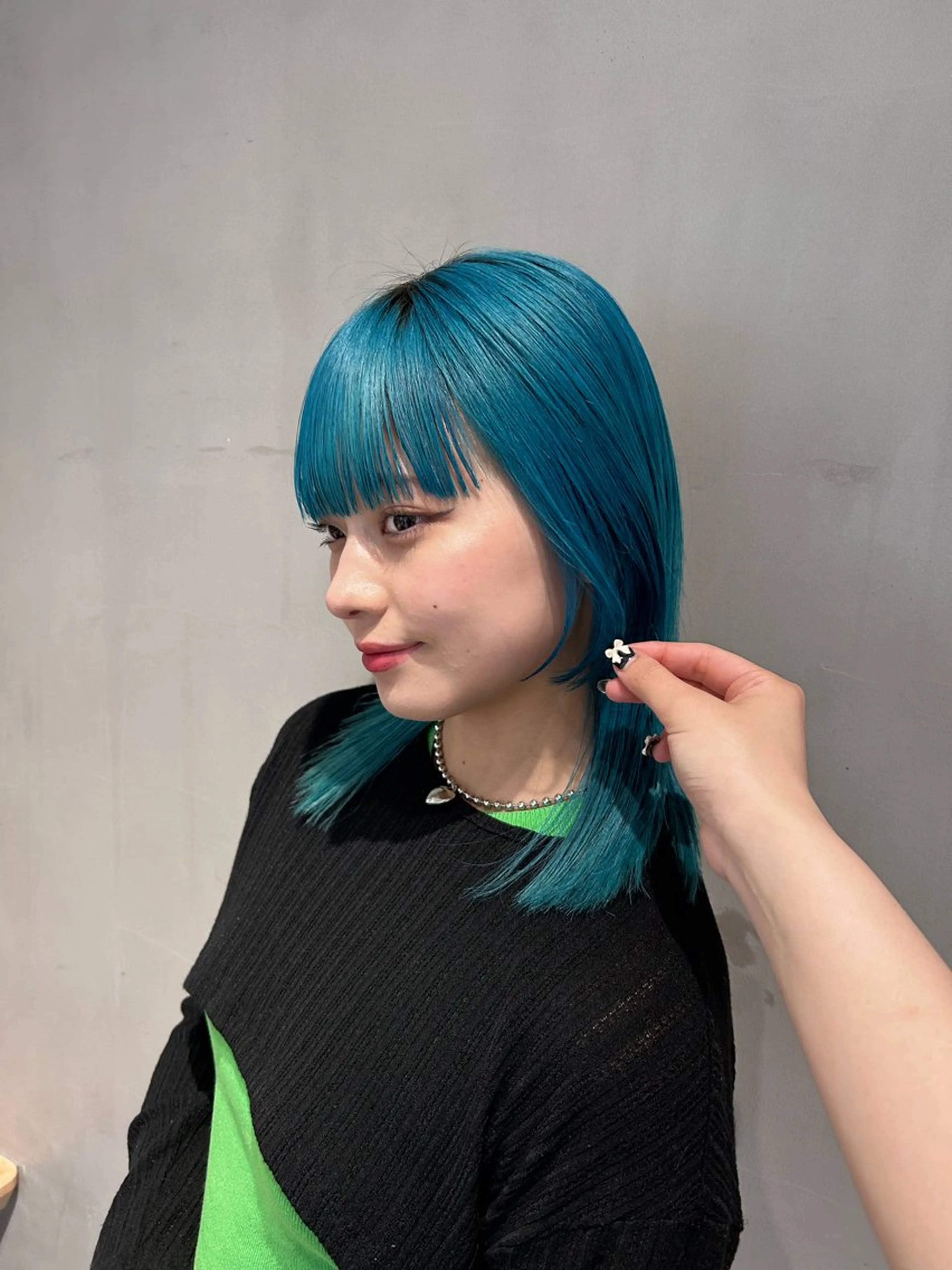 ミディアム カラー レイヤーカット ヘアカラー トリートメント ヘッドスパ ヘアセット miko🪽地毛風/ ハイトーン/レイヤーのヘアスタイル