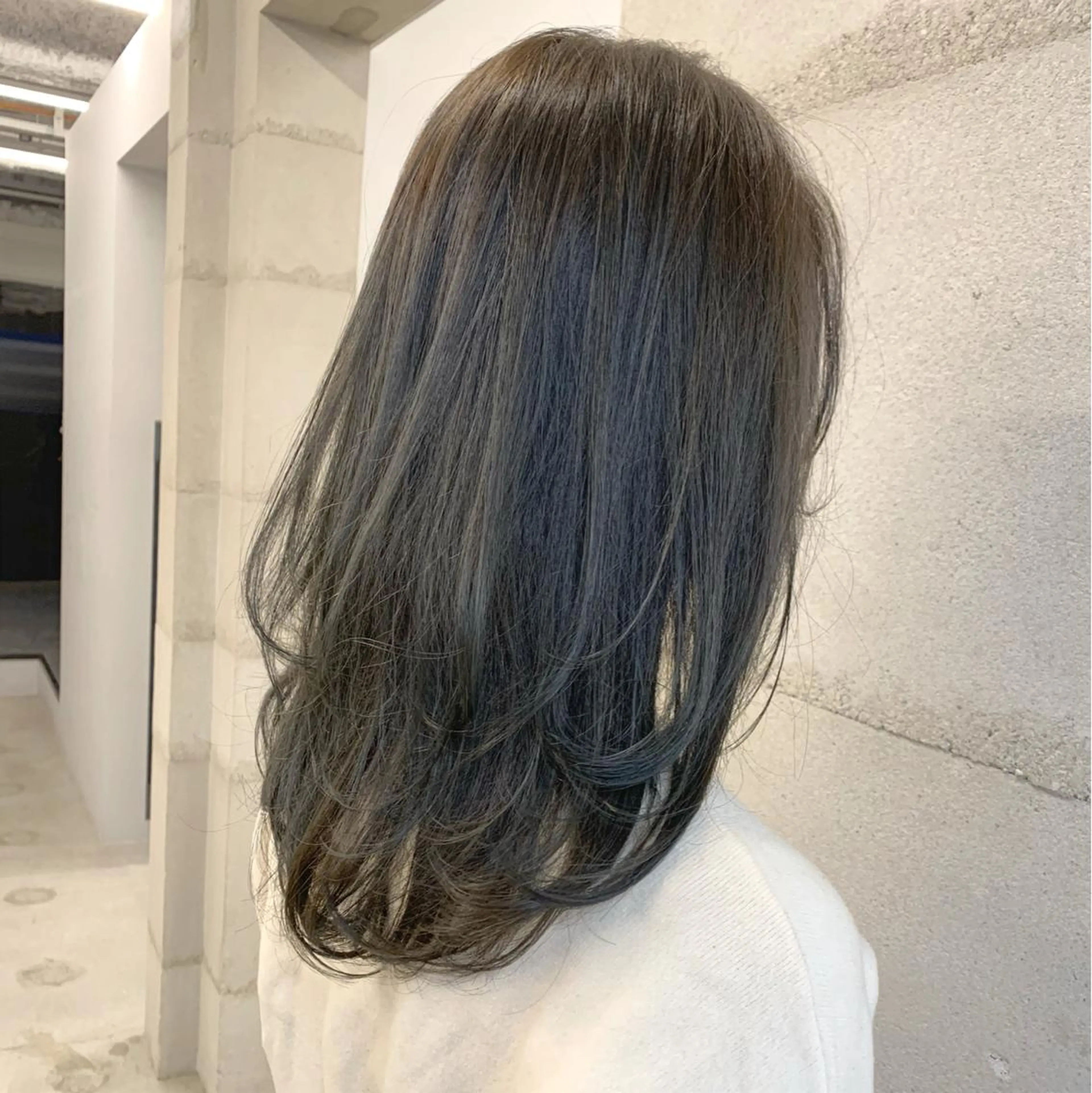 ミディアム カラー 透明感/オリーブ/ グレージュ/YUKAのヘアスタイル