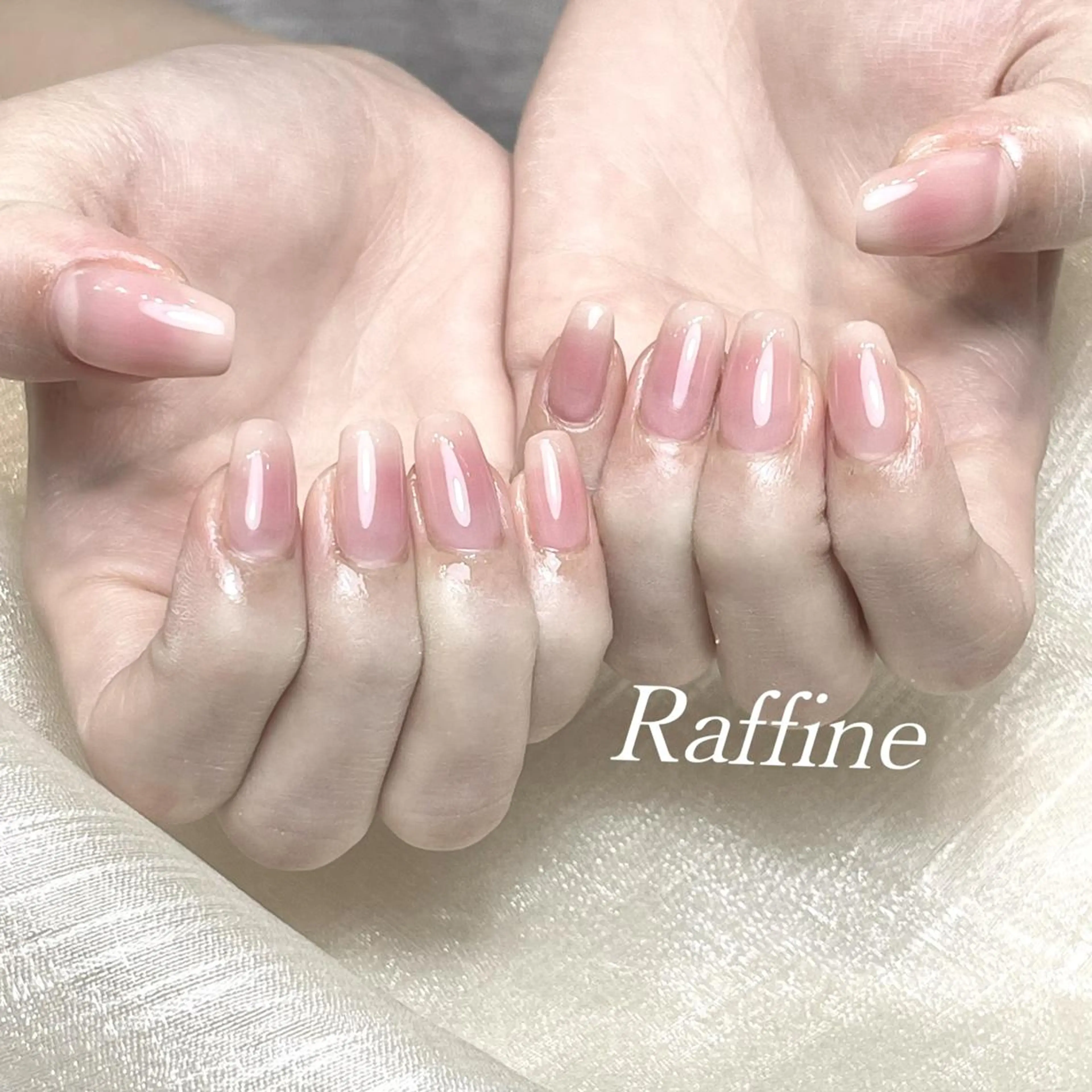 ネイル ハンドネイル RAFFINE 月🦋🩵のネイルデザイン