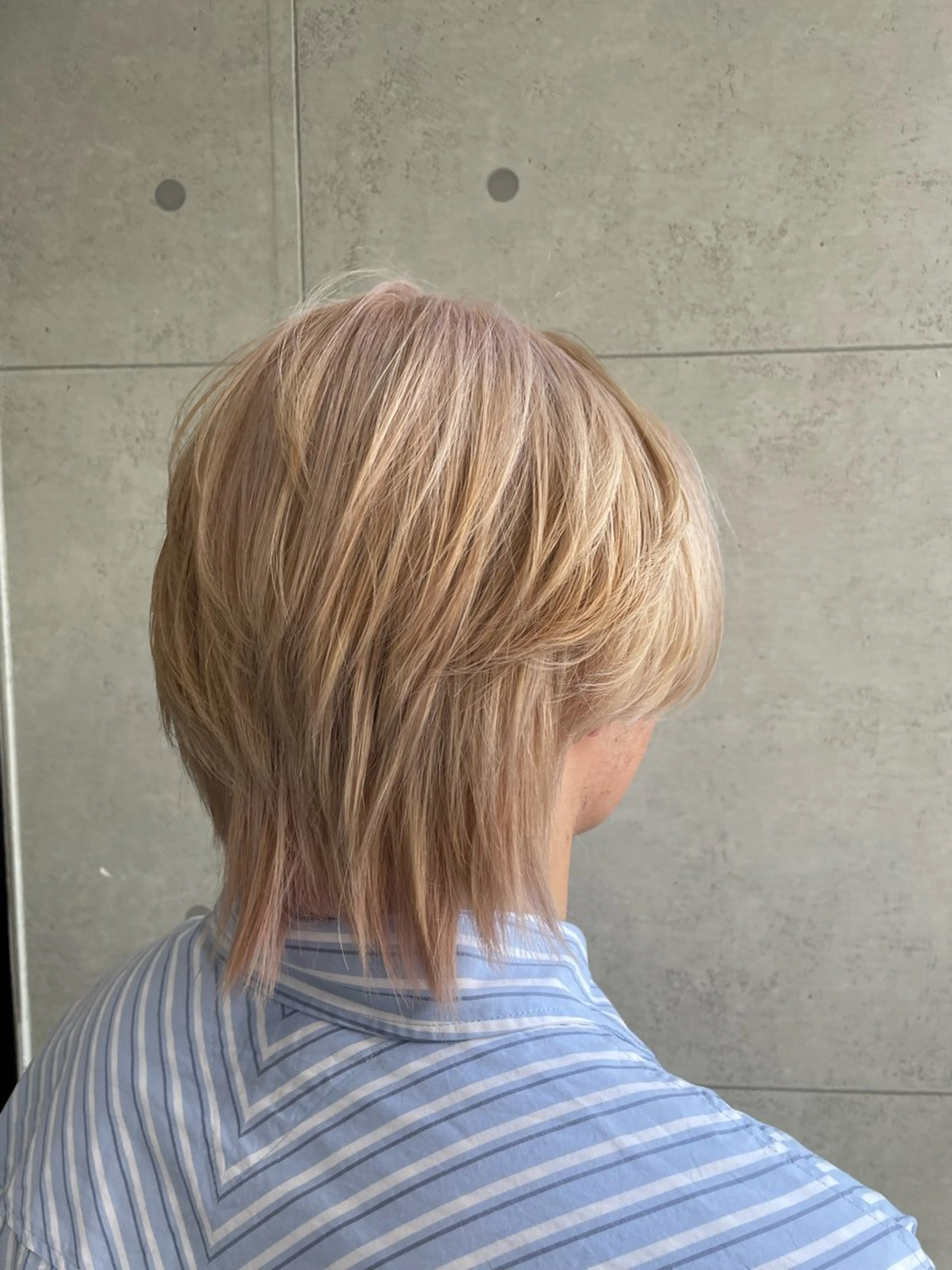 カット＋ケアブリーチ（ダブルカラー）の写真