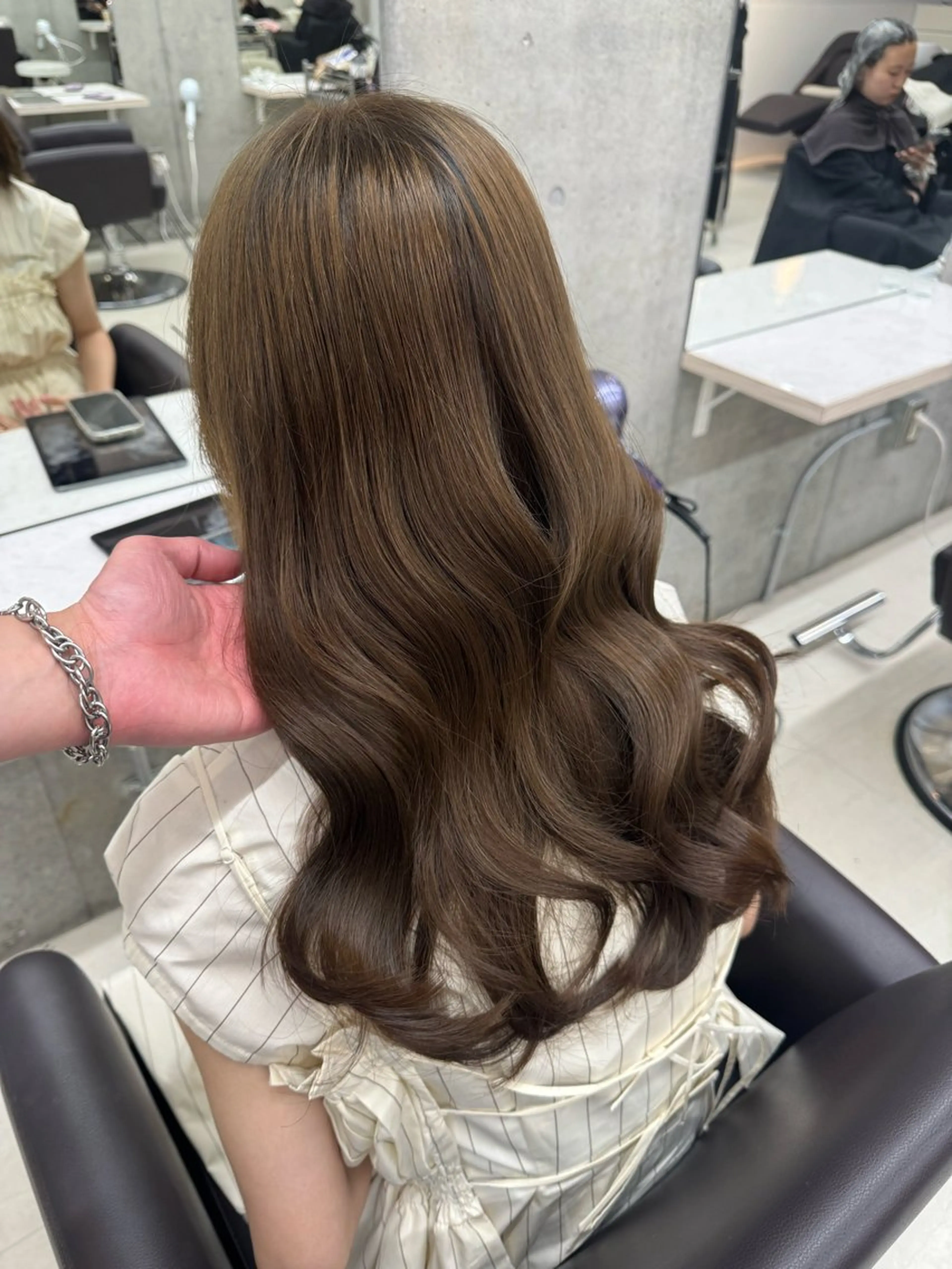 セミロング カラー ベージュカラー オリーブベージュ Clore所属・うる艶ヘア♡韓国好き 透明感　shotaのヘアスタイル