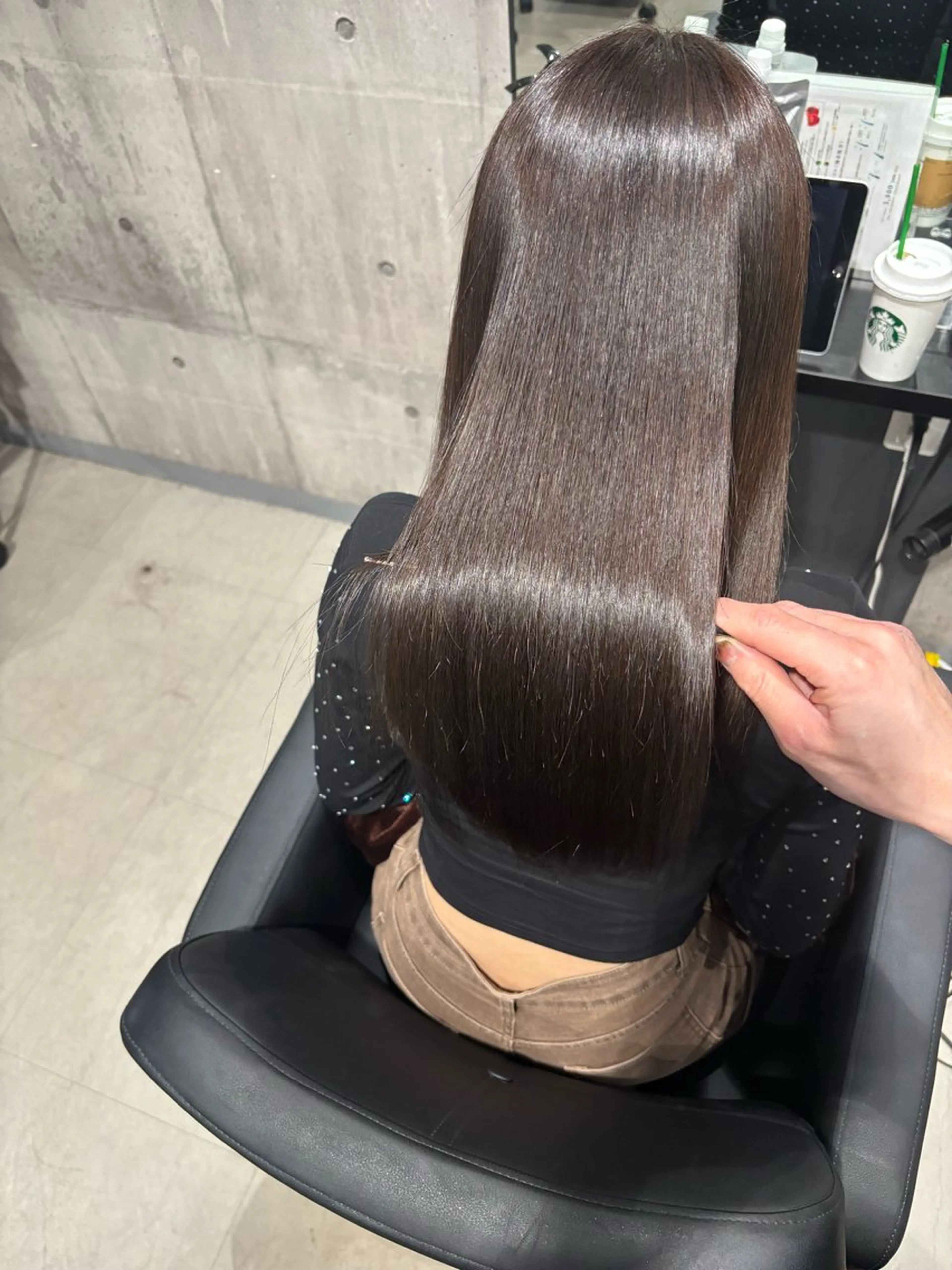 ロング カラー 酸性ストレート カット 縮毛矯正 トリートメント _white【京橋店】所属・_WHITE / KENTOのヘアスタイル