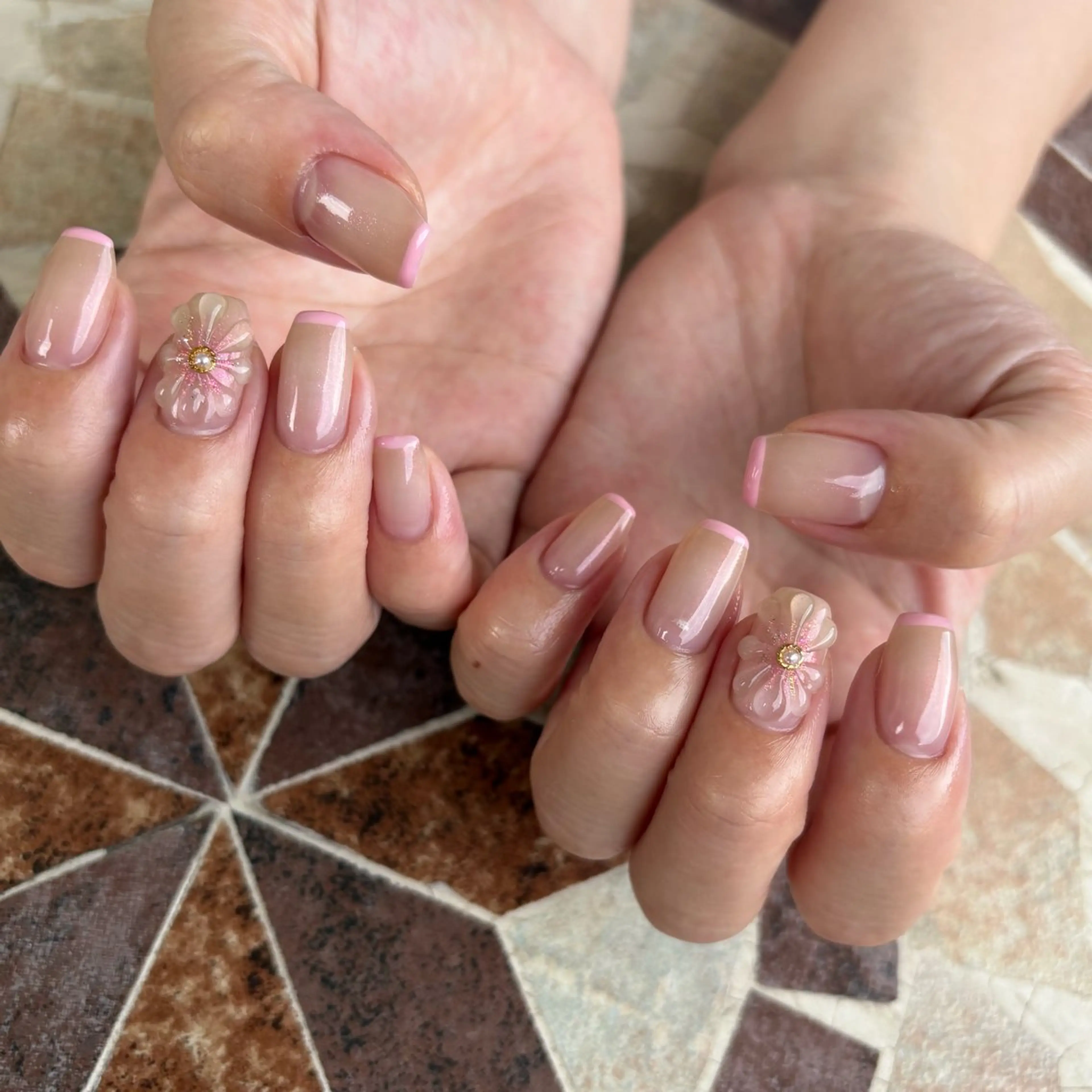 ネイル フラワーネイル ぷっくりネイル ハンドネイル NEW WORLD所属・Ayu 🪐NEWWORLDのネイルデザイン