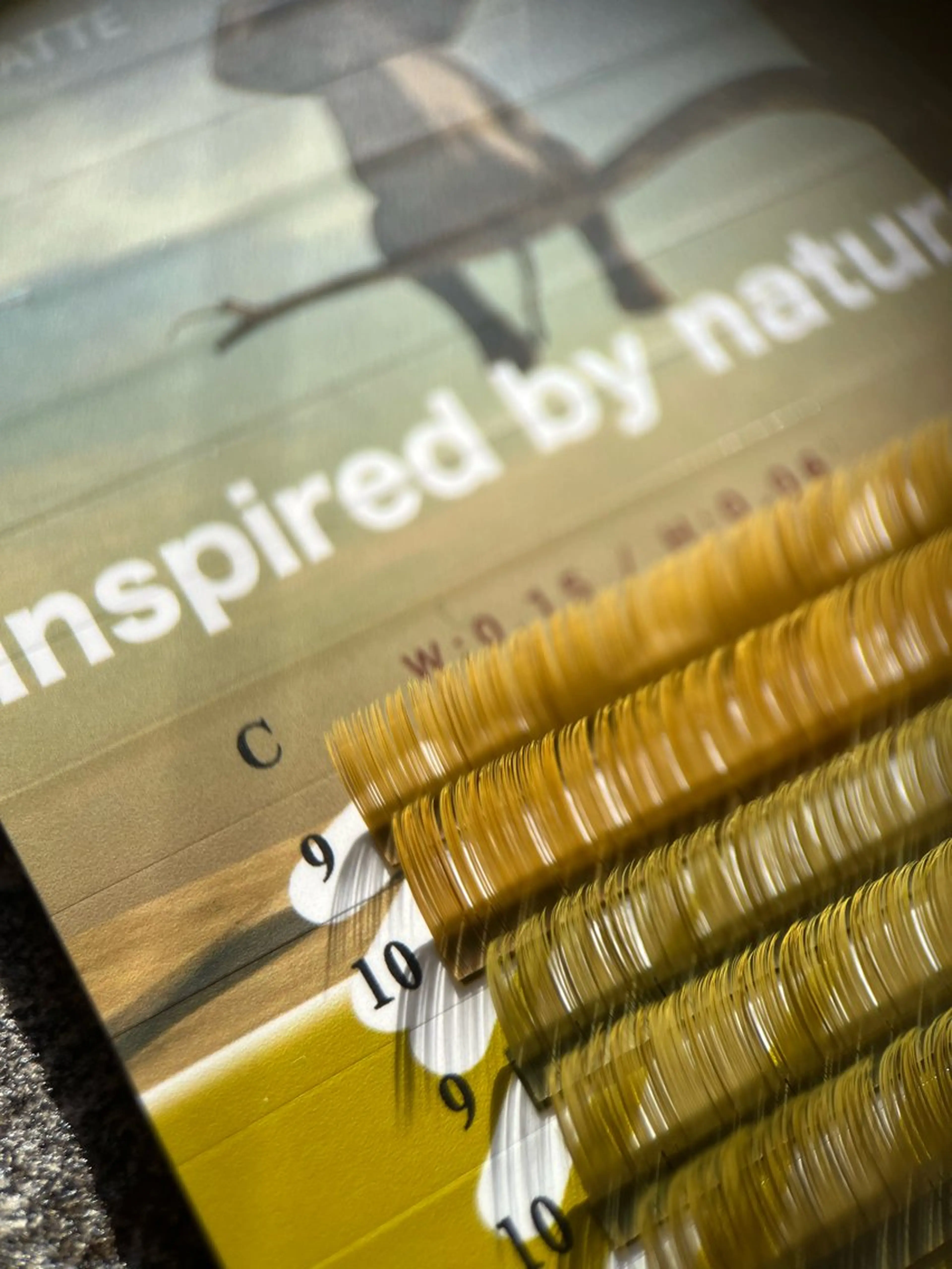 マツエク・マツパ カラーマツエク マツエク LOOPER所属・mzh ...のネイルデザイン