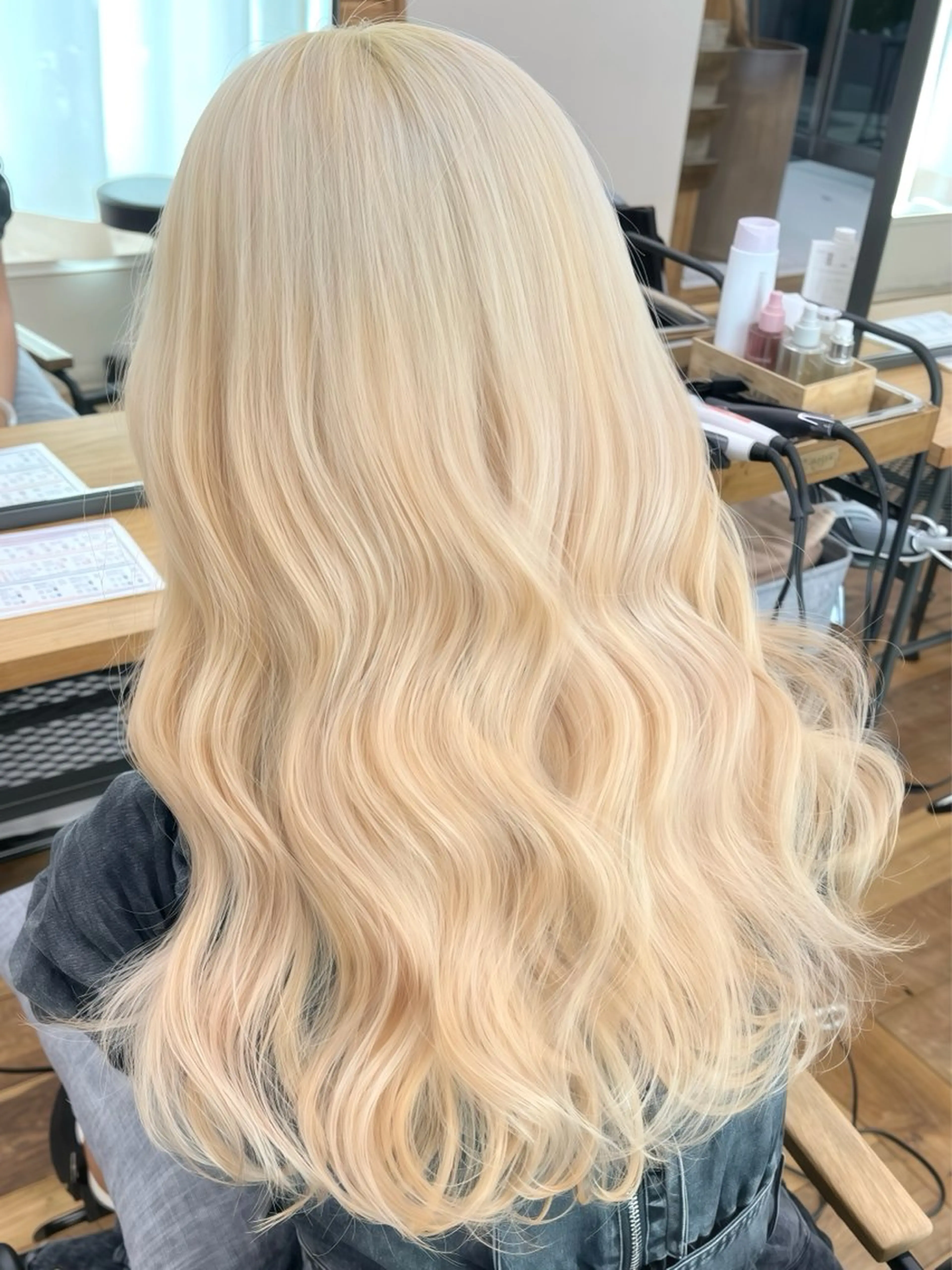 ロング カラー ブリーチ 抜きっぱなしブロンド ブロンド ケアブリーチ ロング カット ヘアカラー トリートメント belle   表参道　terrace所属・抜きっぱなしブロンド /ハイトーン/カナタのヘアスタイル