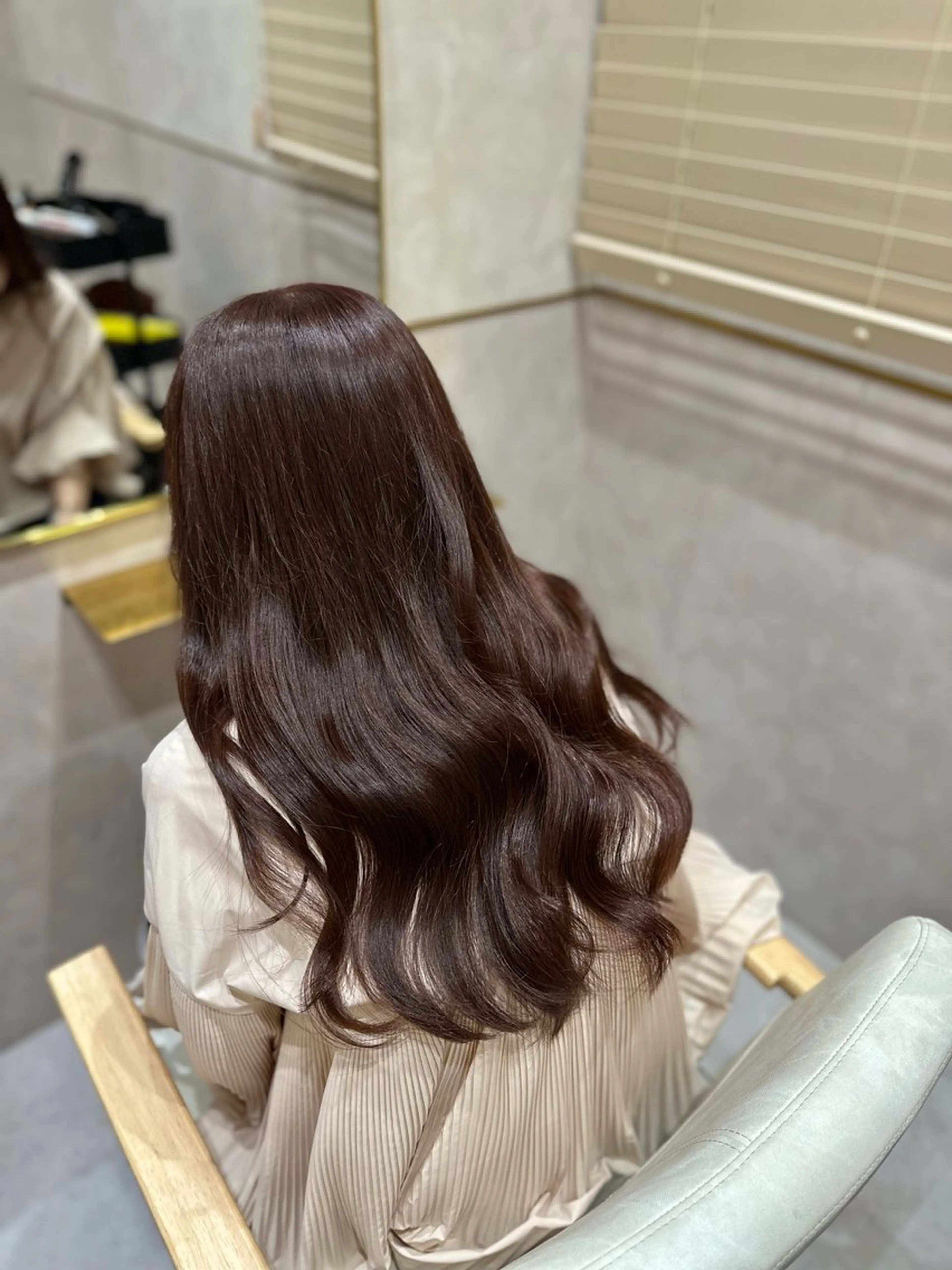 ロング R/🎀 ヘアセット・艶カラーのヘアスタイル